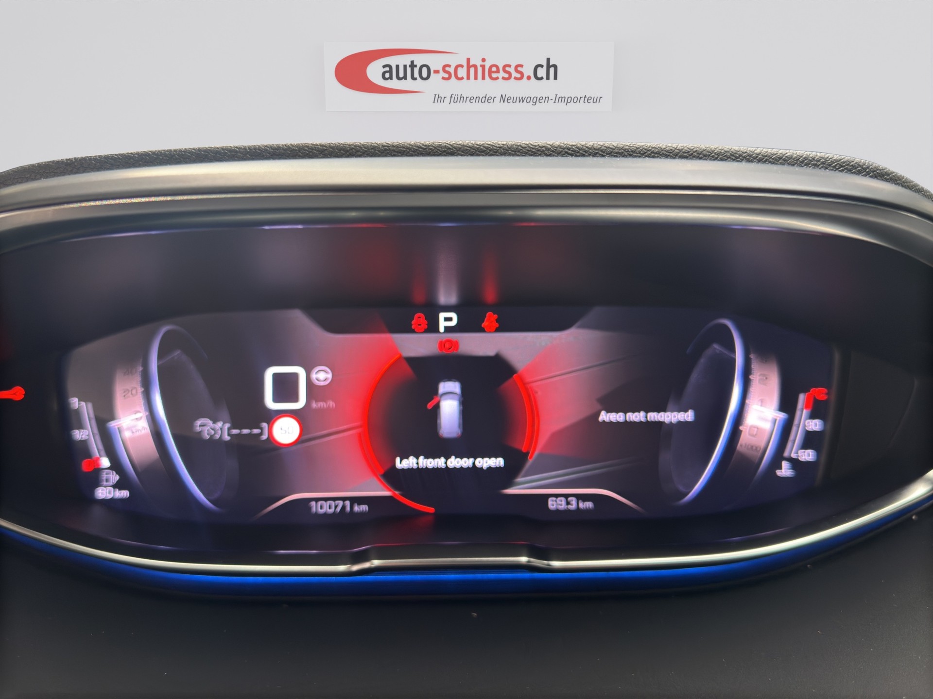 PEUGEOT 5008 1.2 Pure Tech GT Black EAT8-image-10