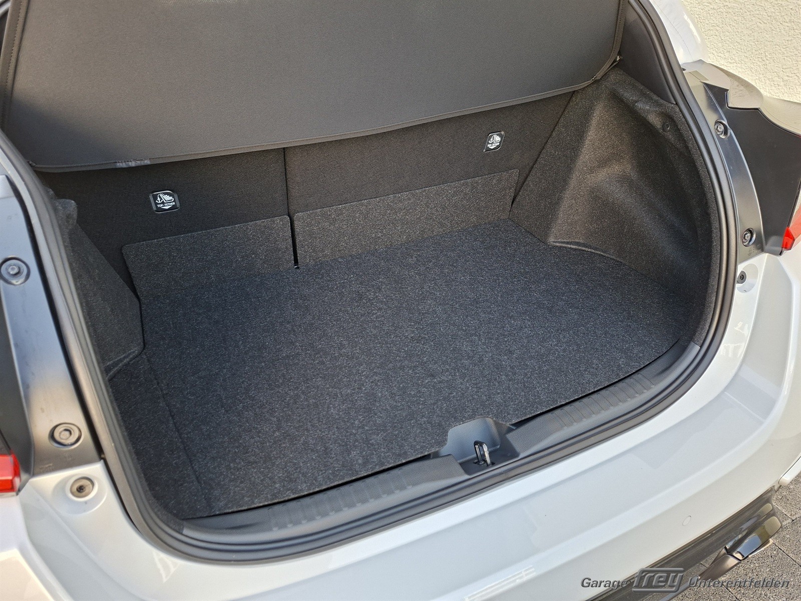 TOYOTA Yaris 1.6 GR Sport "Aero"-image-15