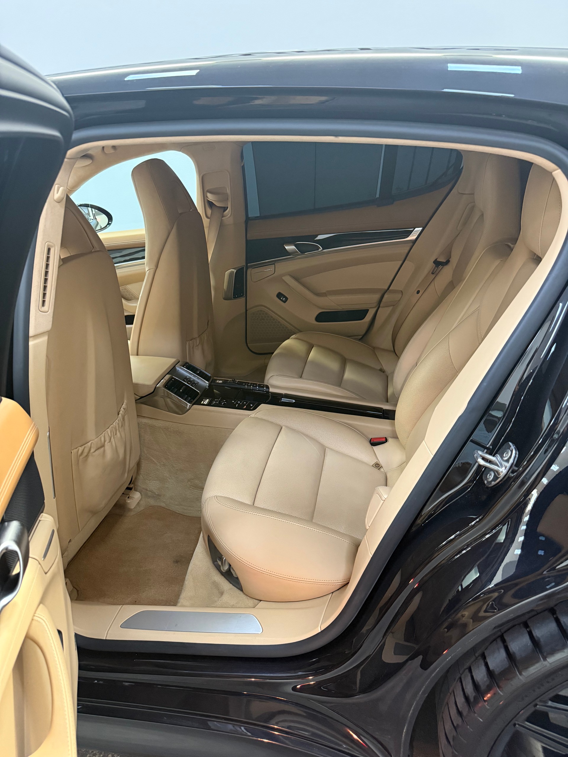 PORSCHE Panamera Turbo 4.8 PDK-image-19