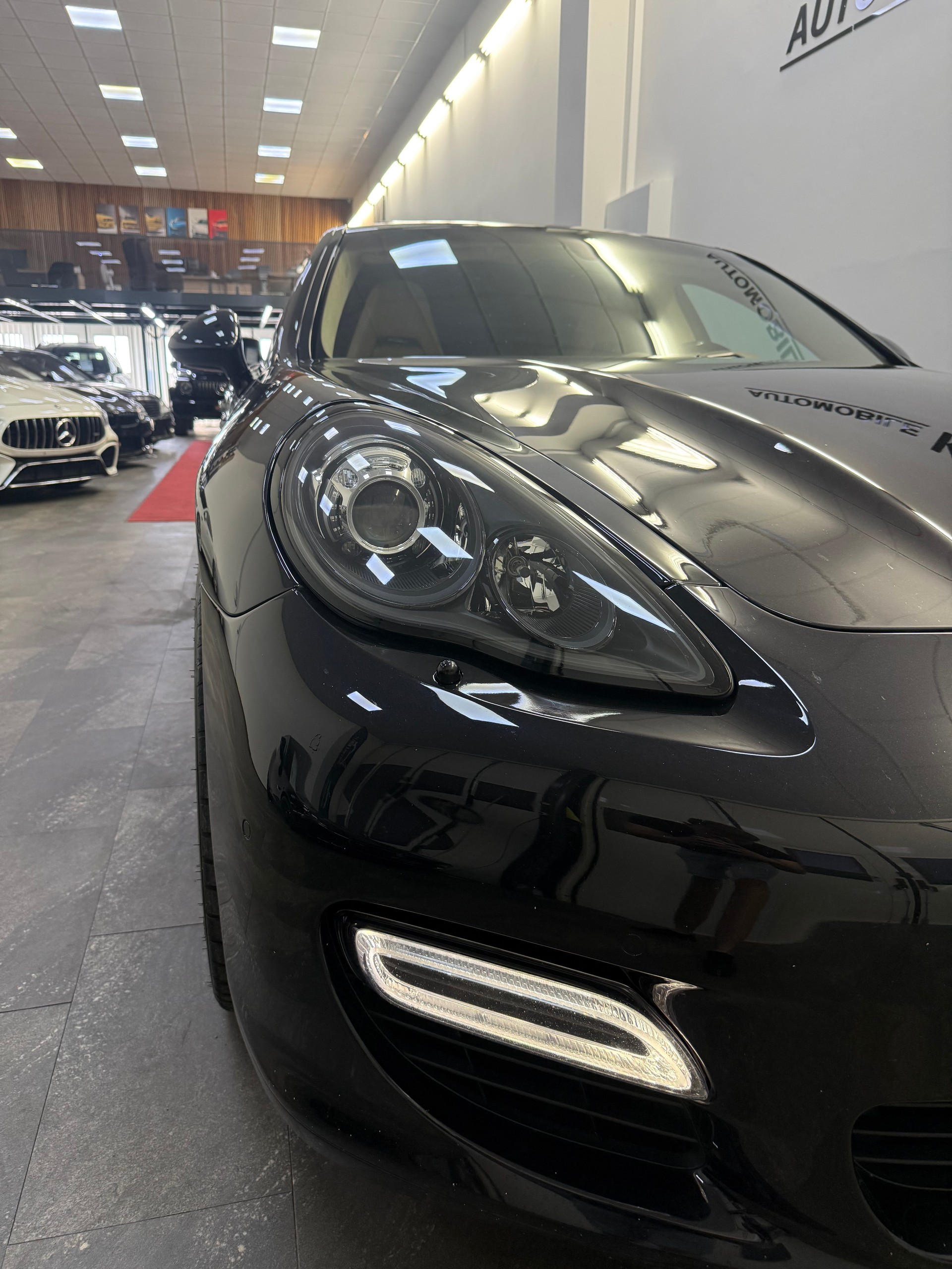 PORSCHE Panamera Turbo 4.8 PDK-image-9