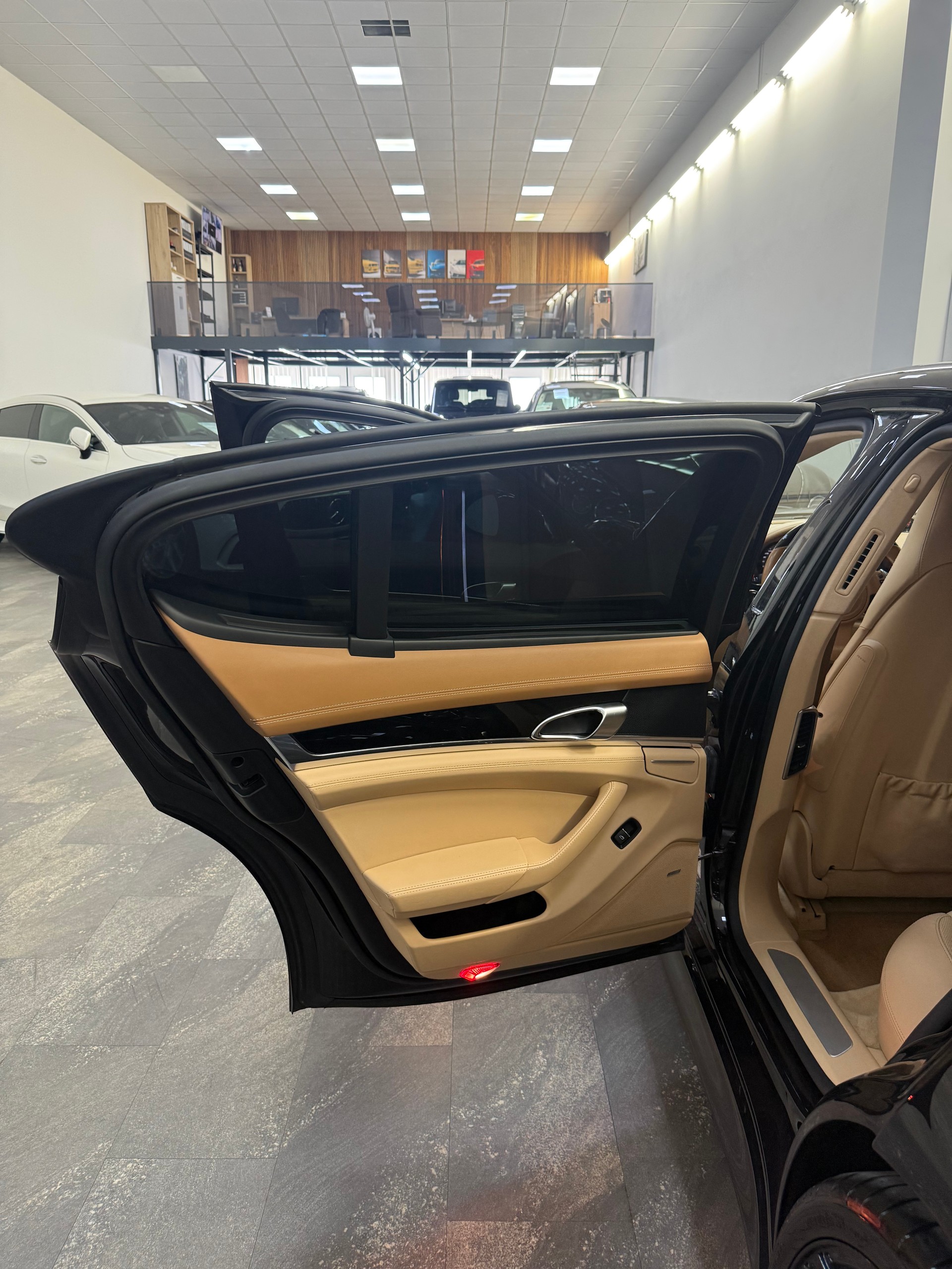 PORSCHE Panamera Turbo 4.8 PDK-image-24