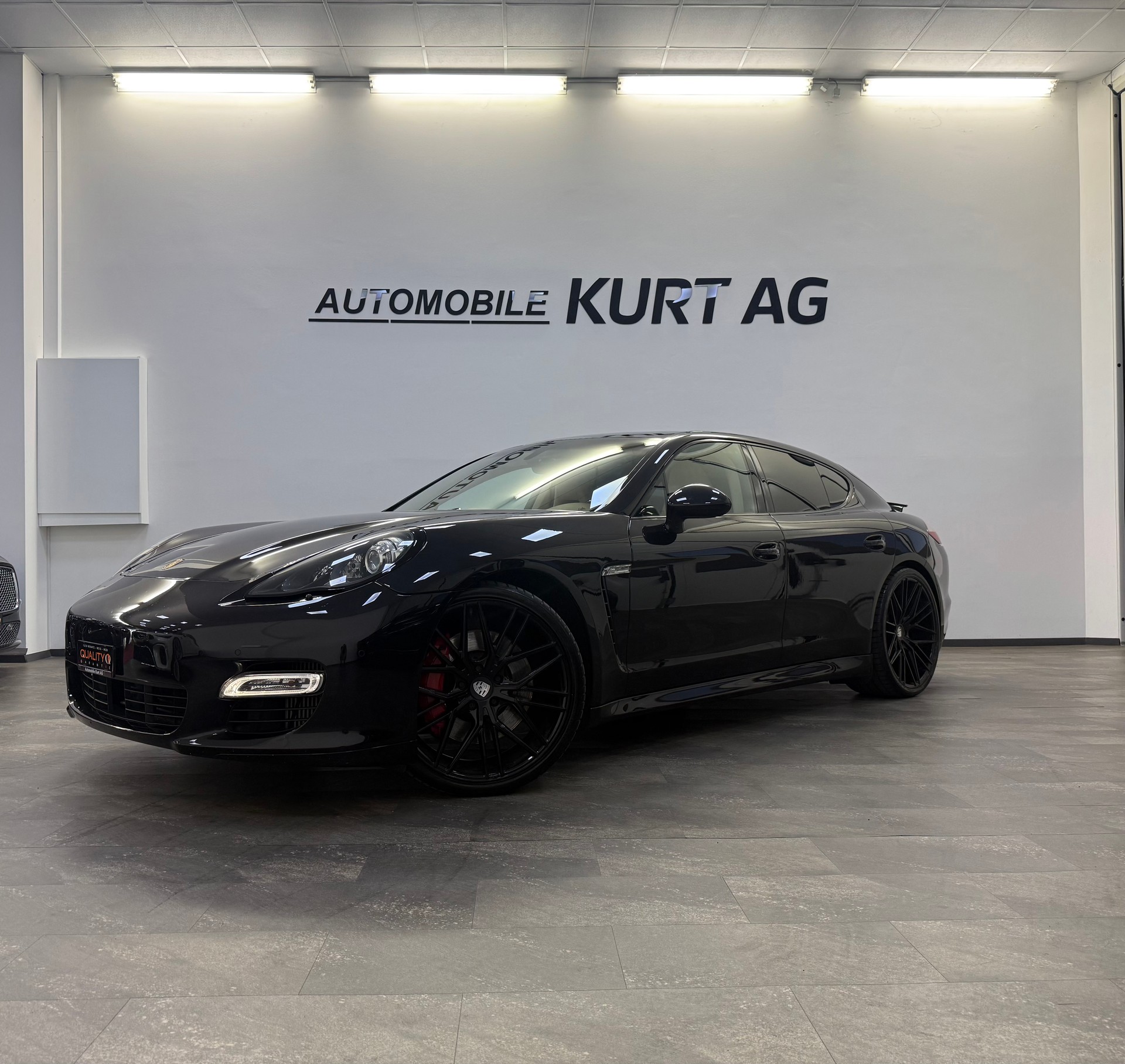 PORSCHE Panamera Turbo 4.8 PDK-showroom-element-3