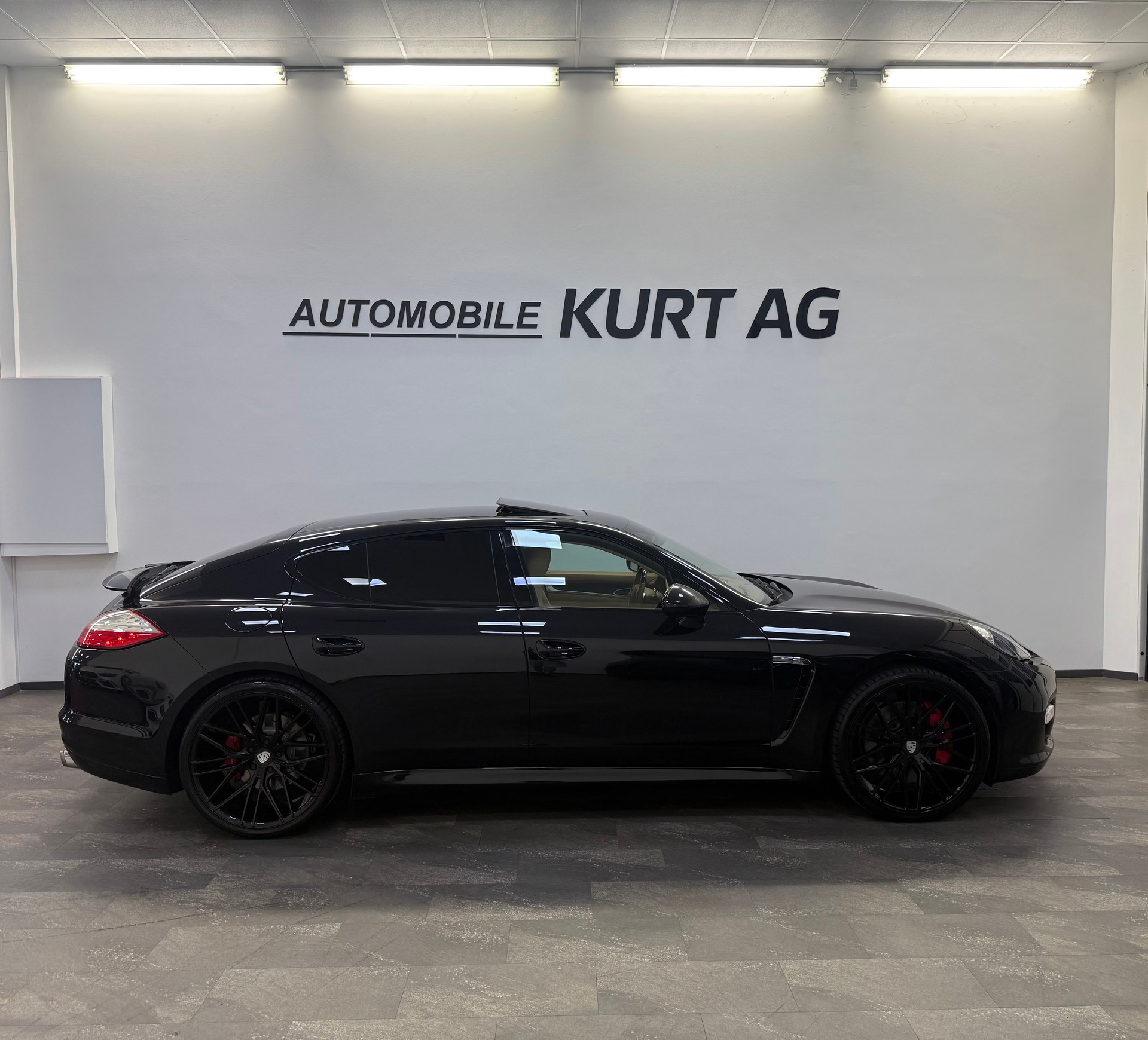 PORSCHE Panamera Turbo 4.8 PDK-image-6