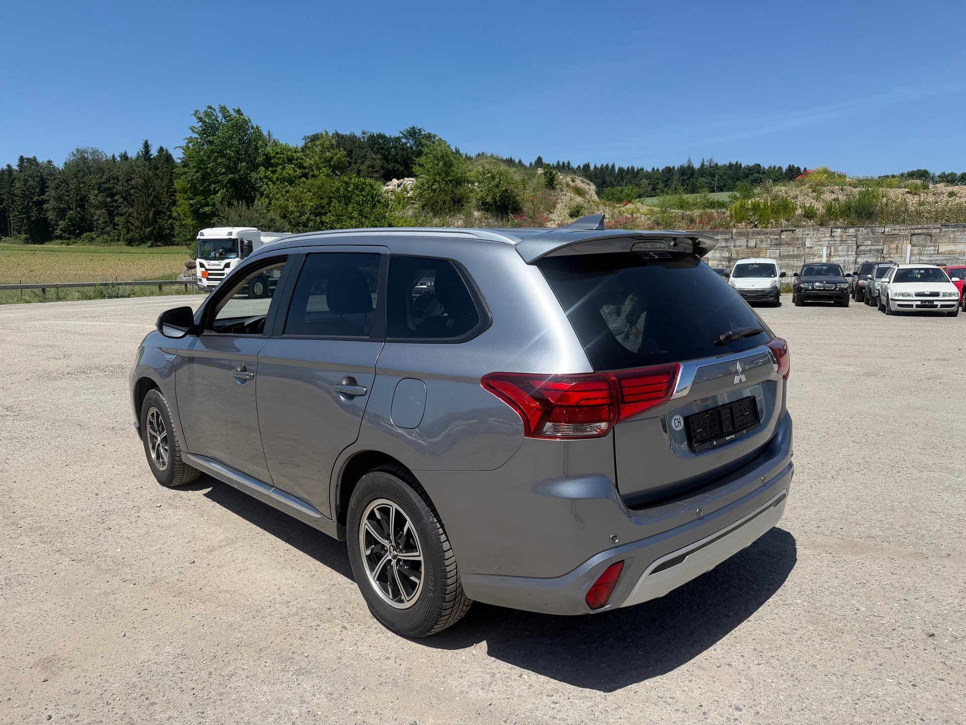 MITSUBISHI Outlander 2.4 PHEV Style 4WD Automatic-image-2