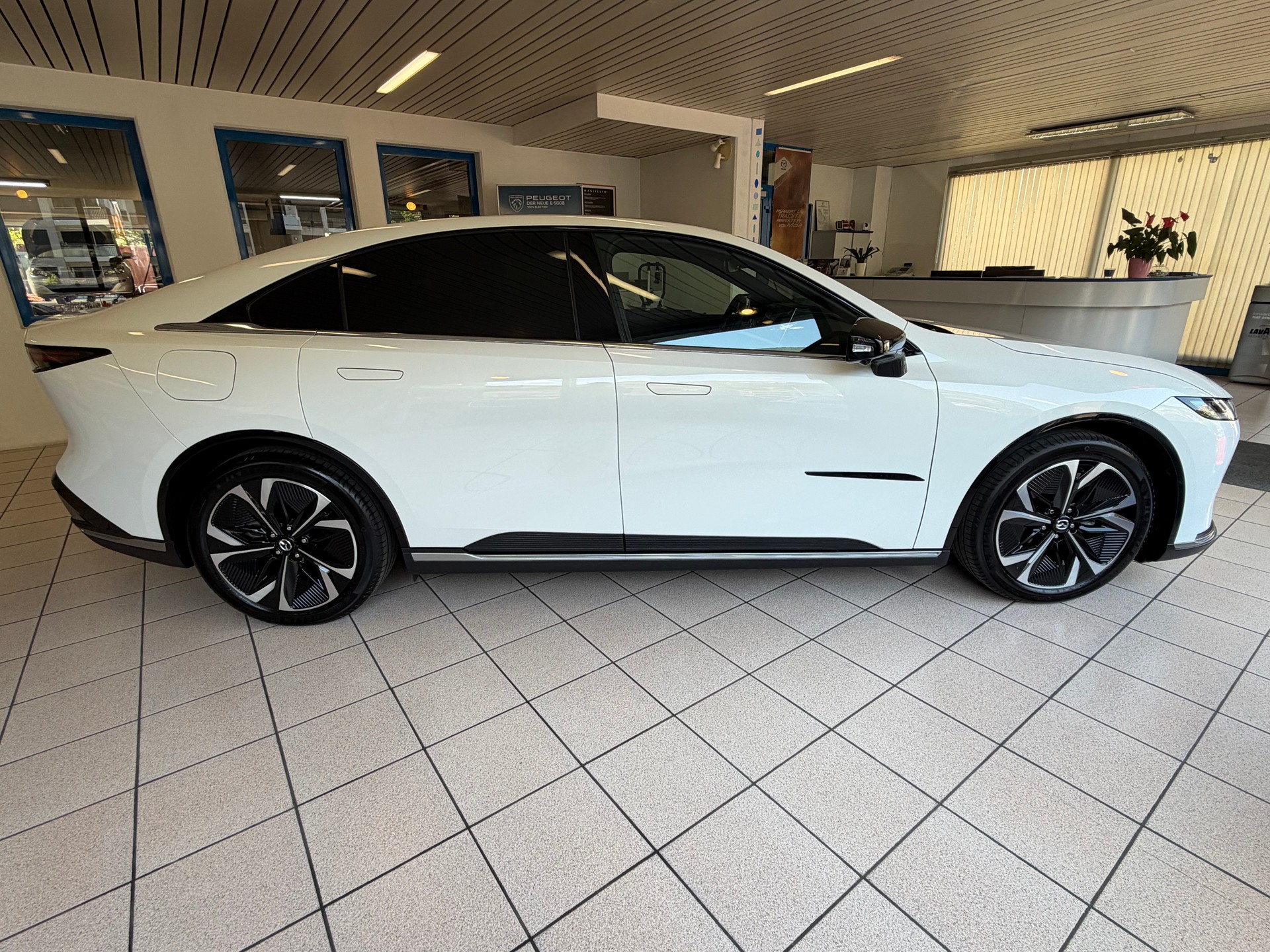 MAZDA 6e 245 80kWh Takumi-image-5