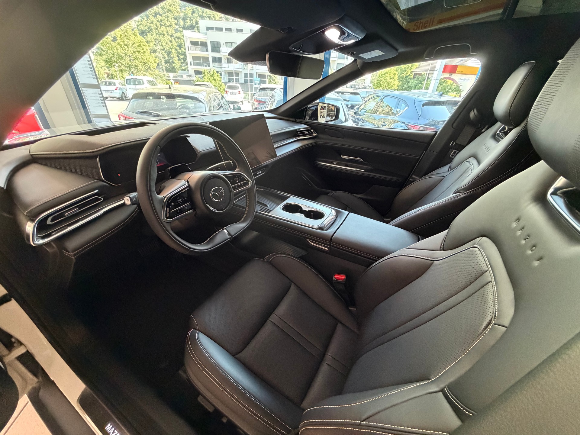 MAZDA 6e 245 80kWh Takumi-image-8