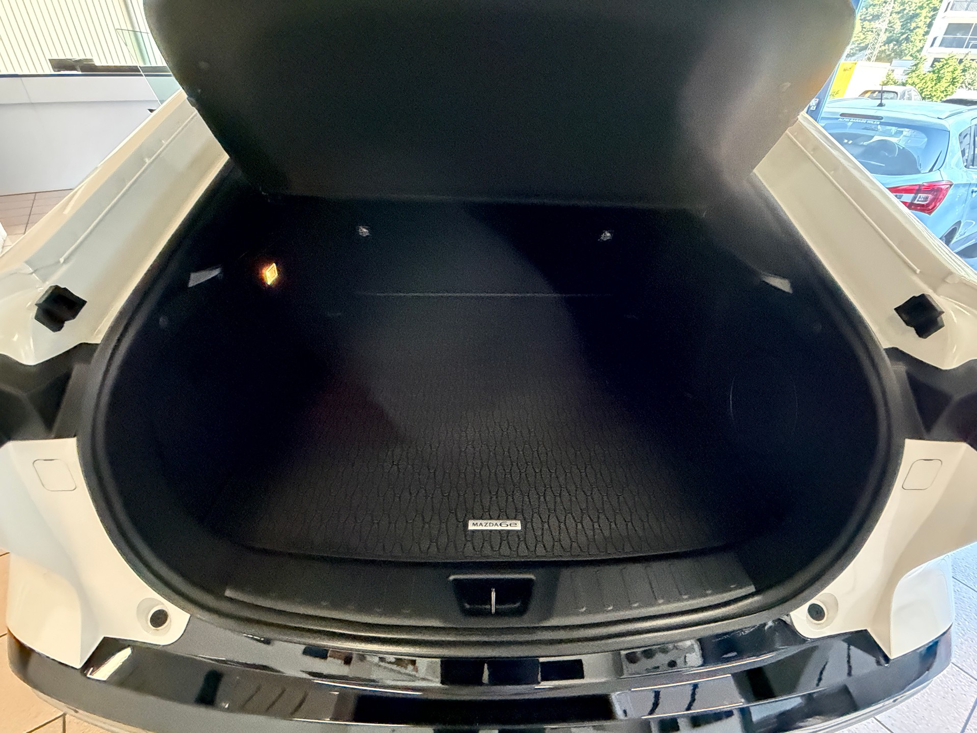 MAZDA 6e 245 80kWh Takumi-image-11