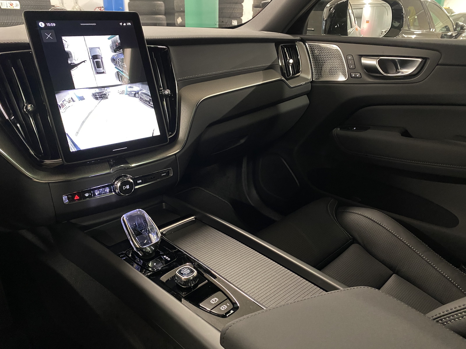 VOLVO XC60 2.0 T8 TE Black Edition eAWD-image-11
