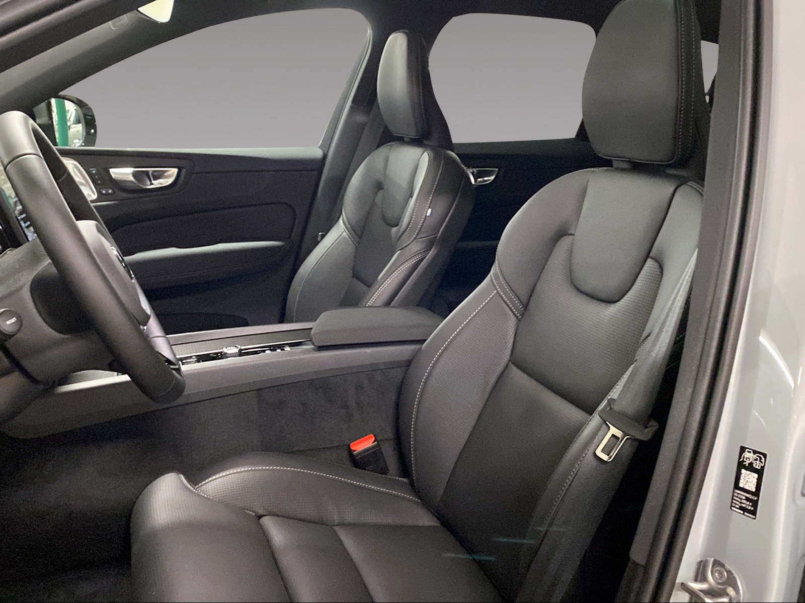VOLVO XC60 2.0 T8 TE Black Edition eAWD-image-6