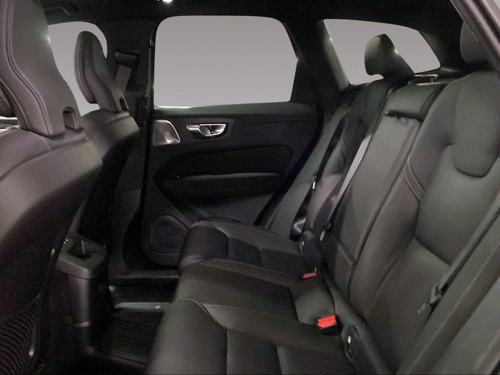 VOLVO XC60 2.0 T8 TE Black Edition eAWD-image-8