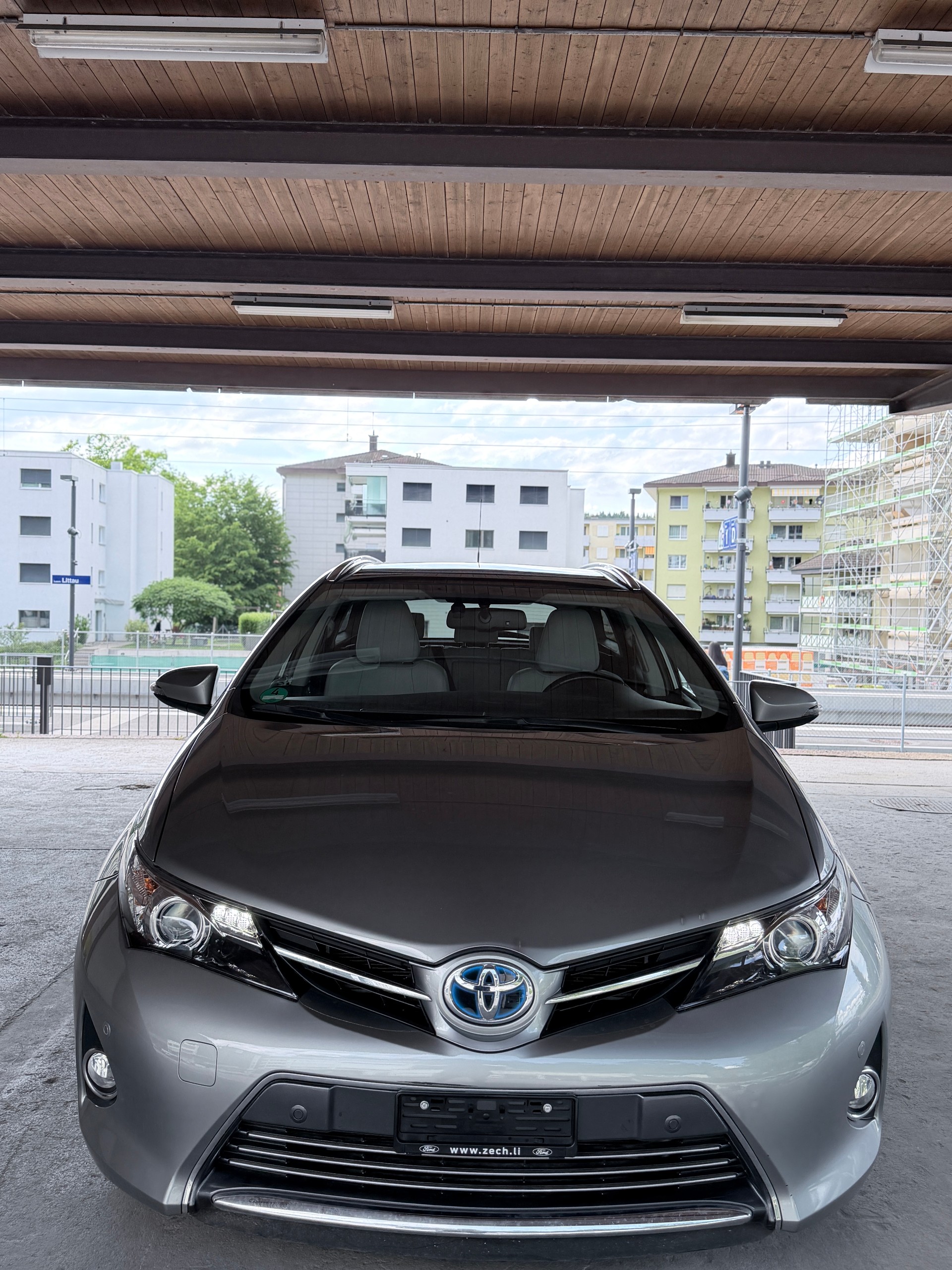 TOYOTA Auris Touring Sports 1.8 16V HSD Linea Luna-image-0