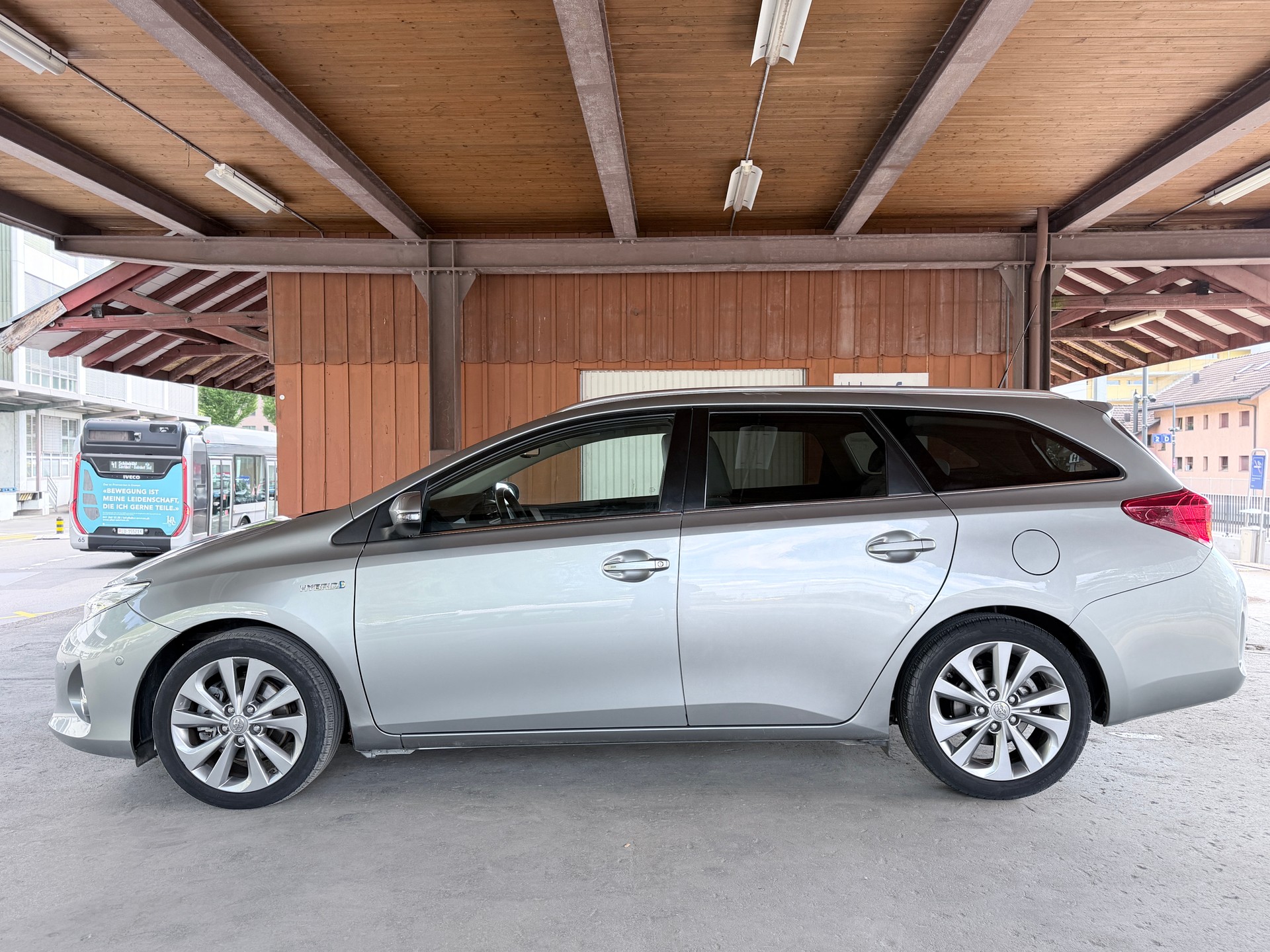 TOYOTA Auris Touring Sports 1.8 16V HSD Linea Luna-image-5
