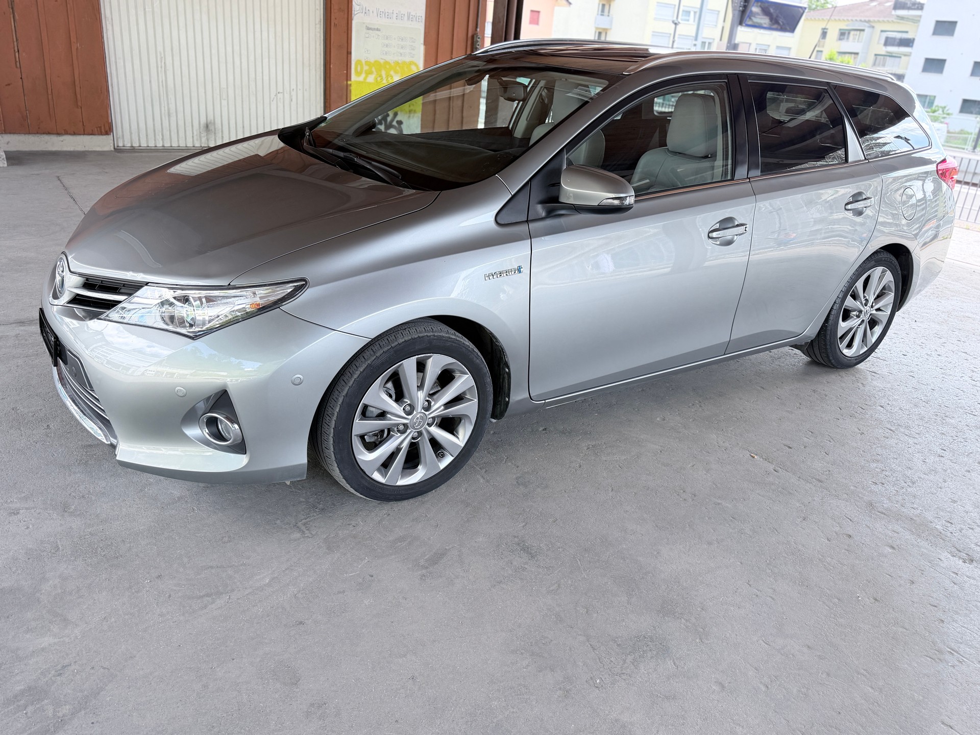 TOYOTA Auris Touring Sports 1.8 16V HSD Linea Luna-image-4