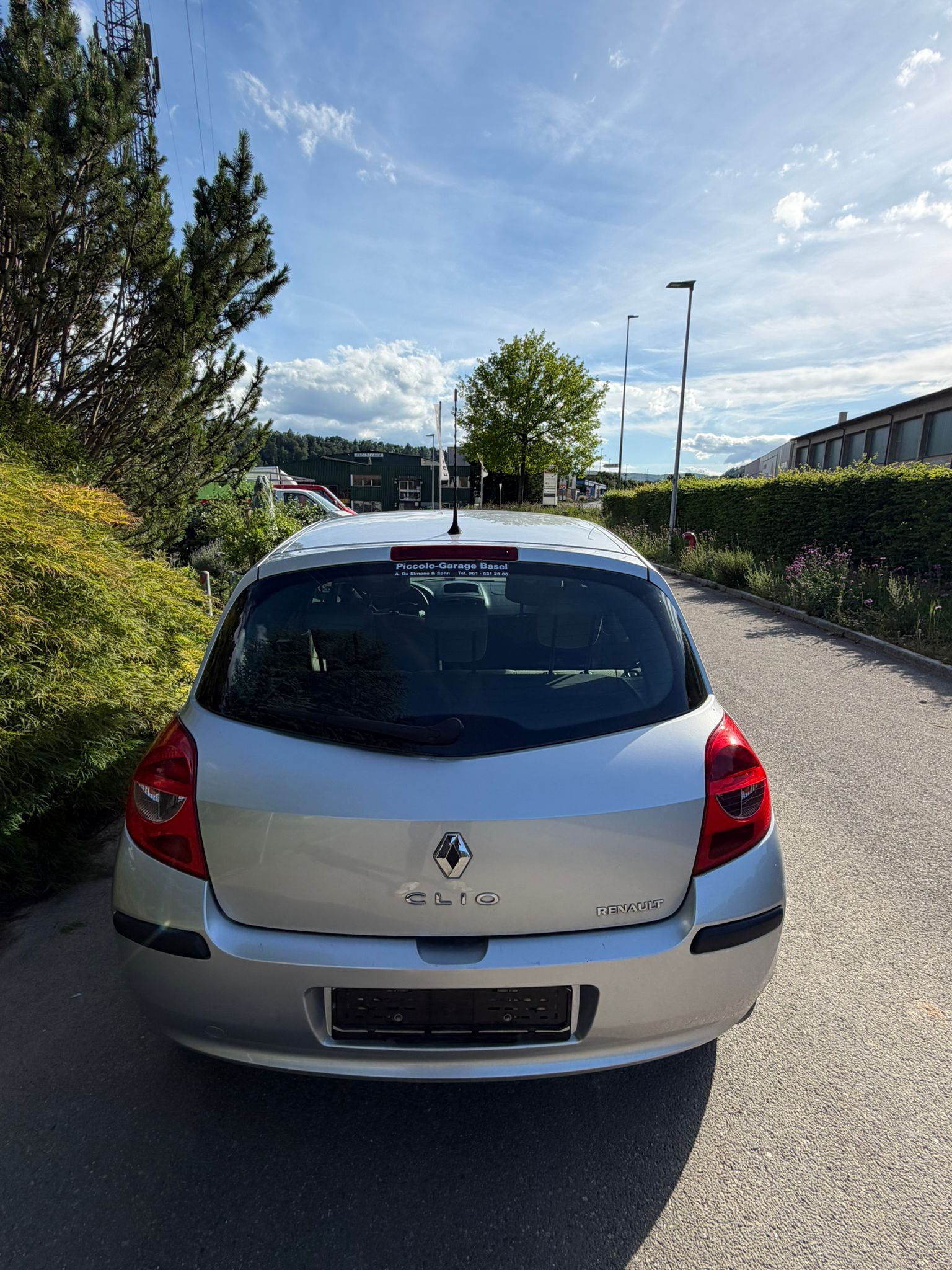 RENAULT Clio 1.2 16V Authentique-image-2