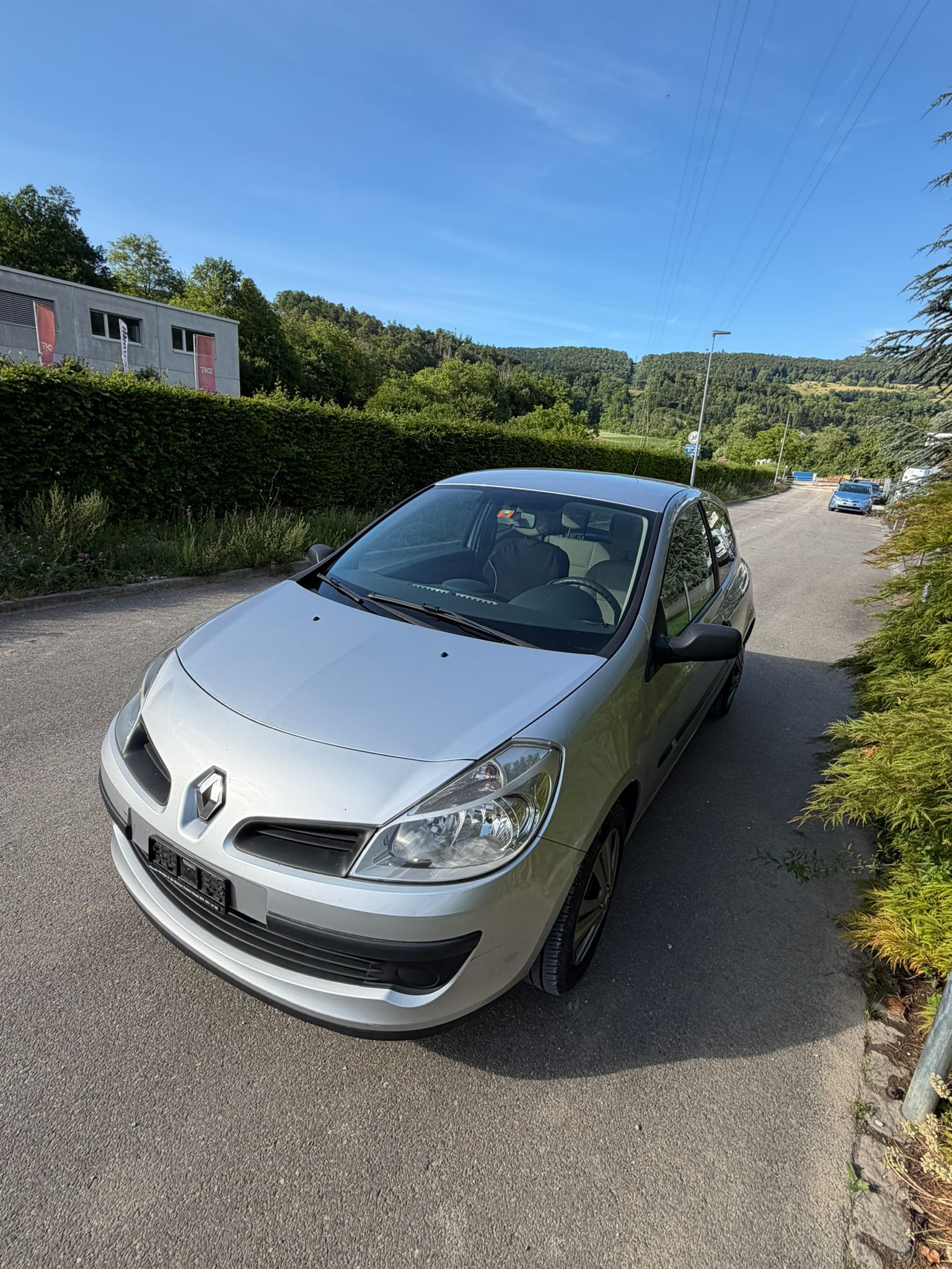 RENAULT Clio 1.2 16V Authentique-image-3