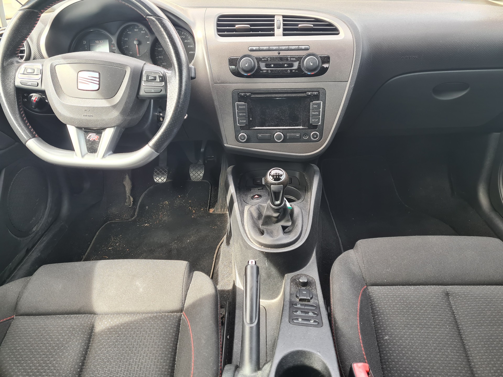 SEAT Leon 2.0 TSI FR-image-6