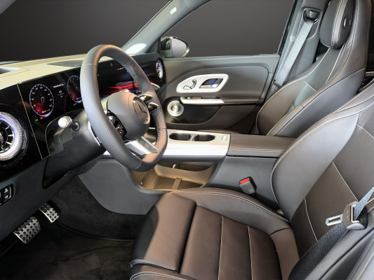 MERCEDES-BENZ GLB 220 4Matic 8G-Tronic-image-5