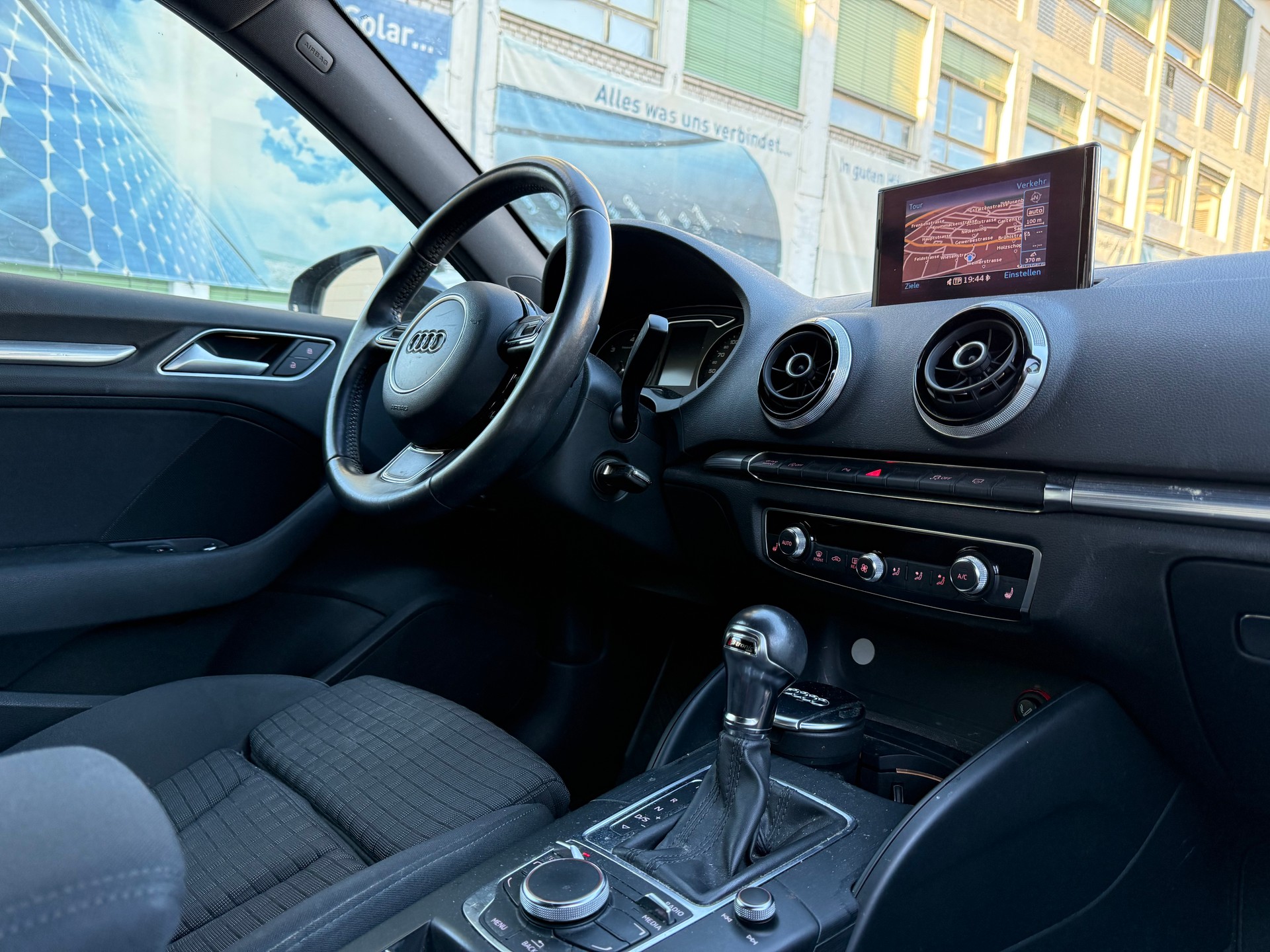 AUDI A3 2.0 TDI Attraction S-tronic-image-6
