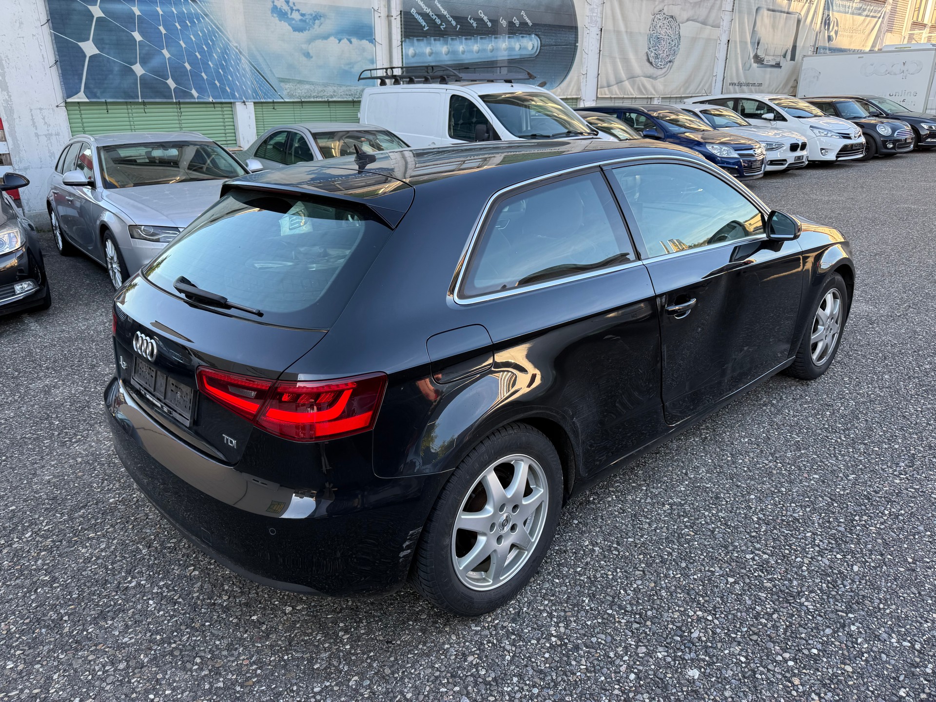 AUDI A3 2.0 TDI Attraction S-tronic-image-4
