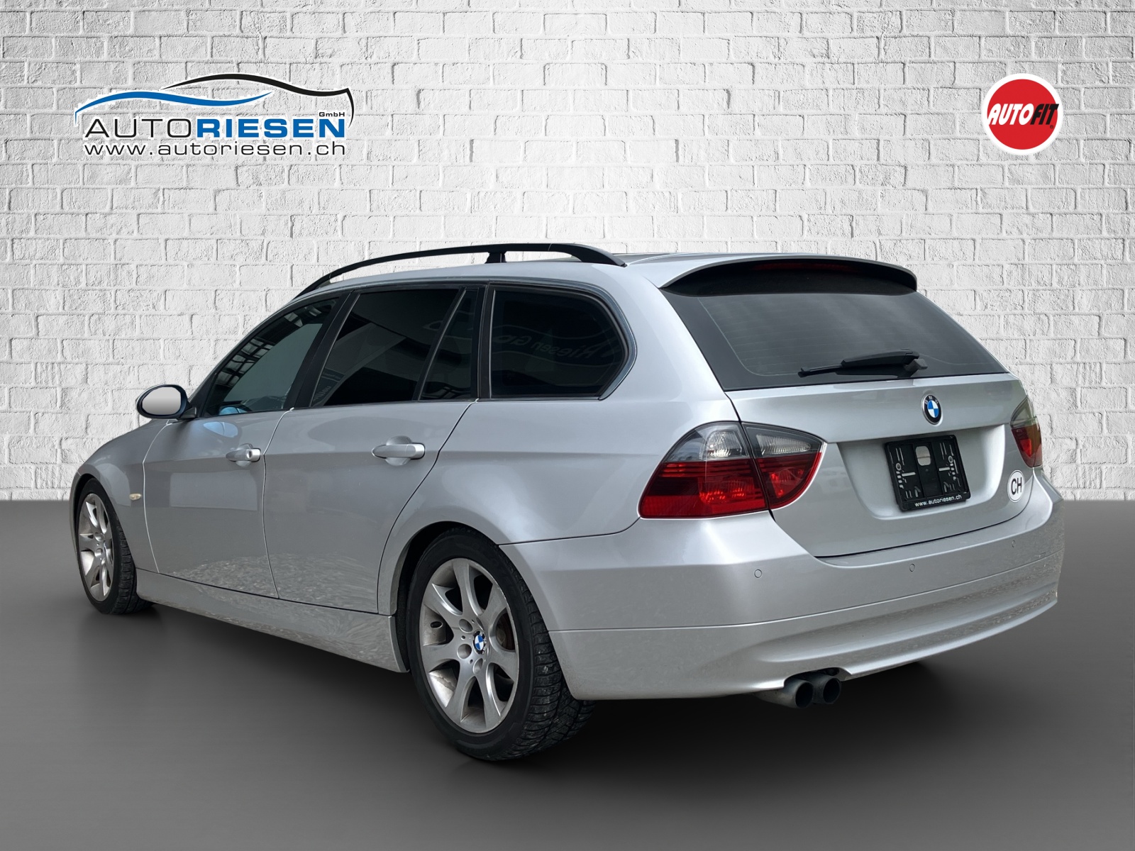 BMW 325i Touring-image-3