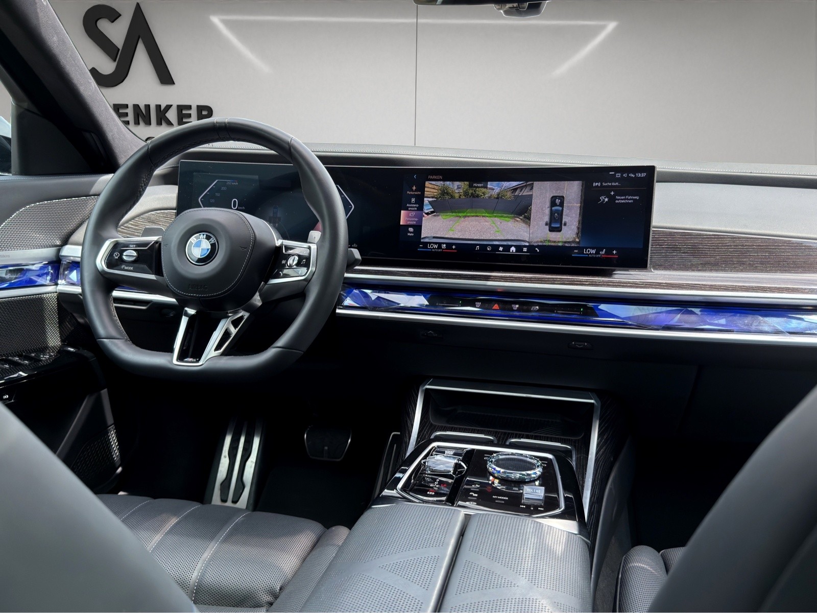 BMW 740d xDrive 48V M Sport Pro Steptronic-image-14