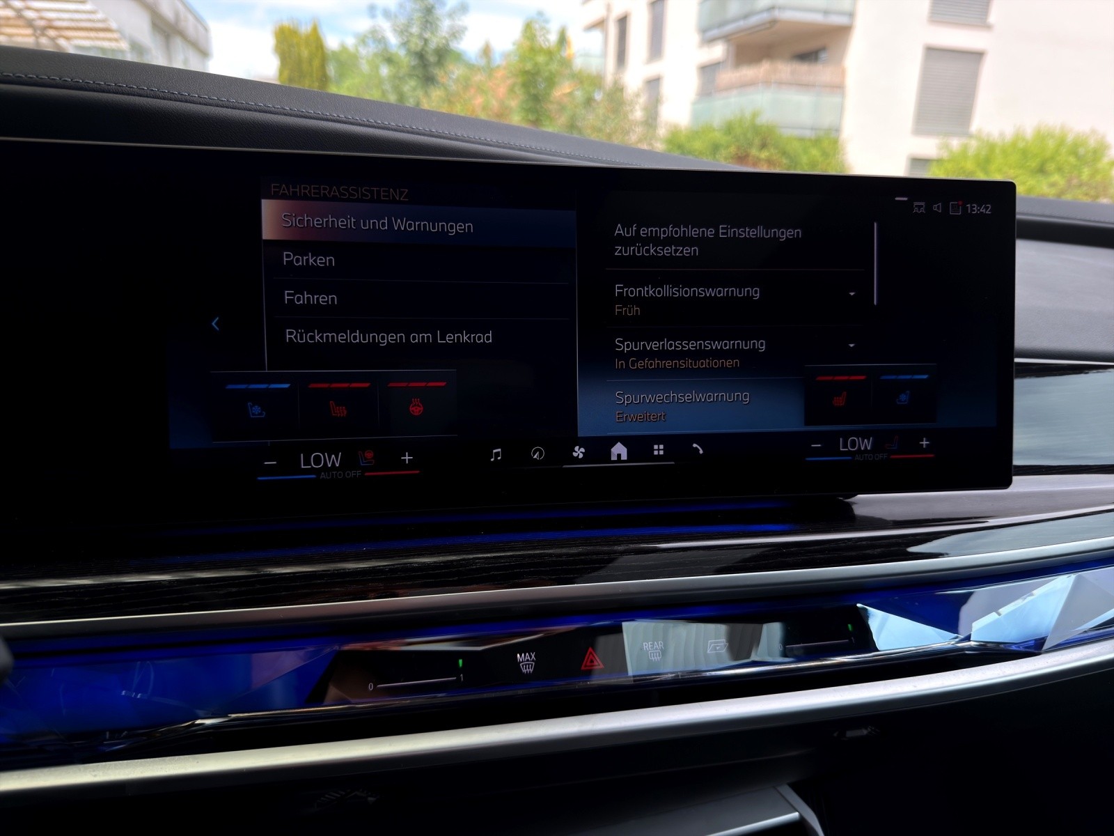 BMW 740d xDrive 48V M Sport Pro Steptronic-image-18