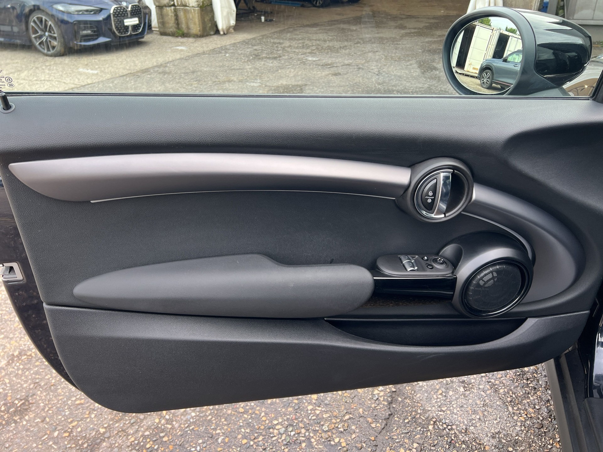 MINI Cooper SE-image-16
