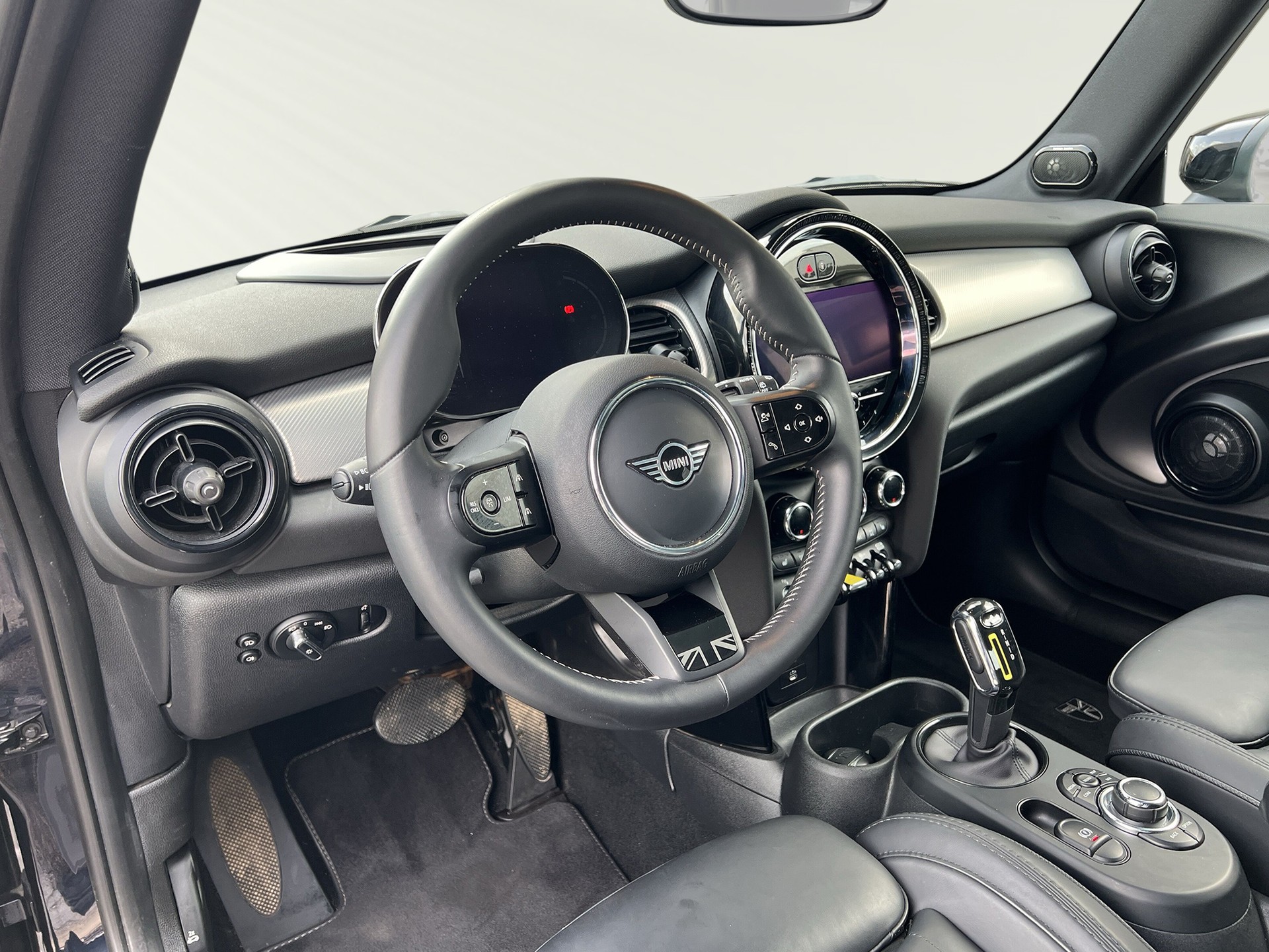 MINI Cooper SE-image-3