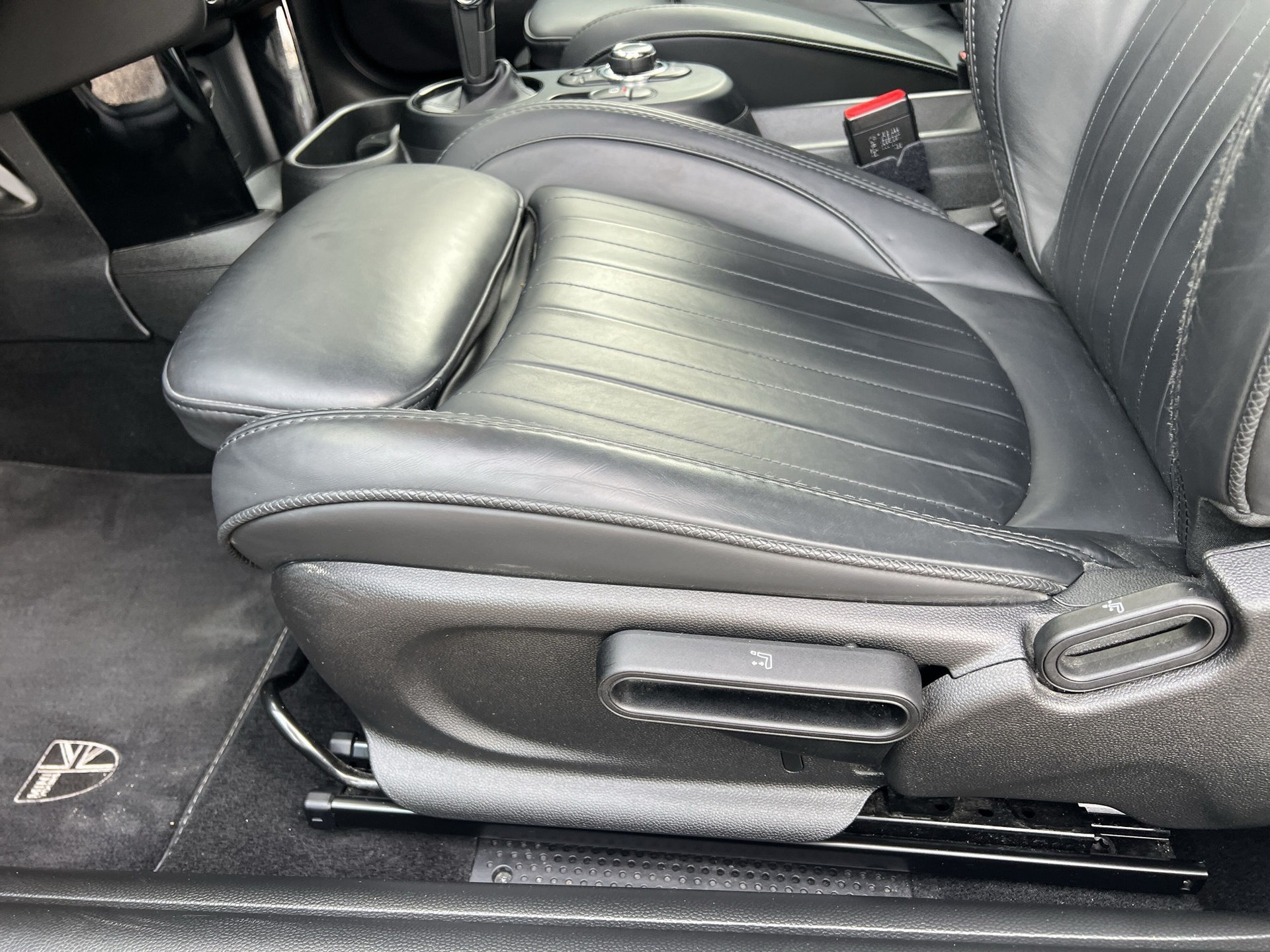 MINI Cooper SE-image-18