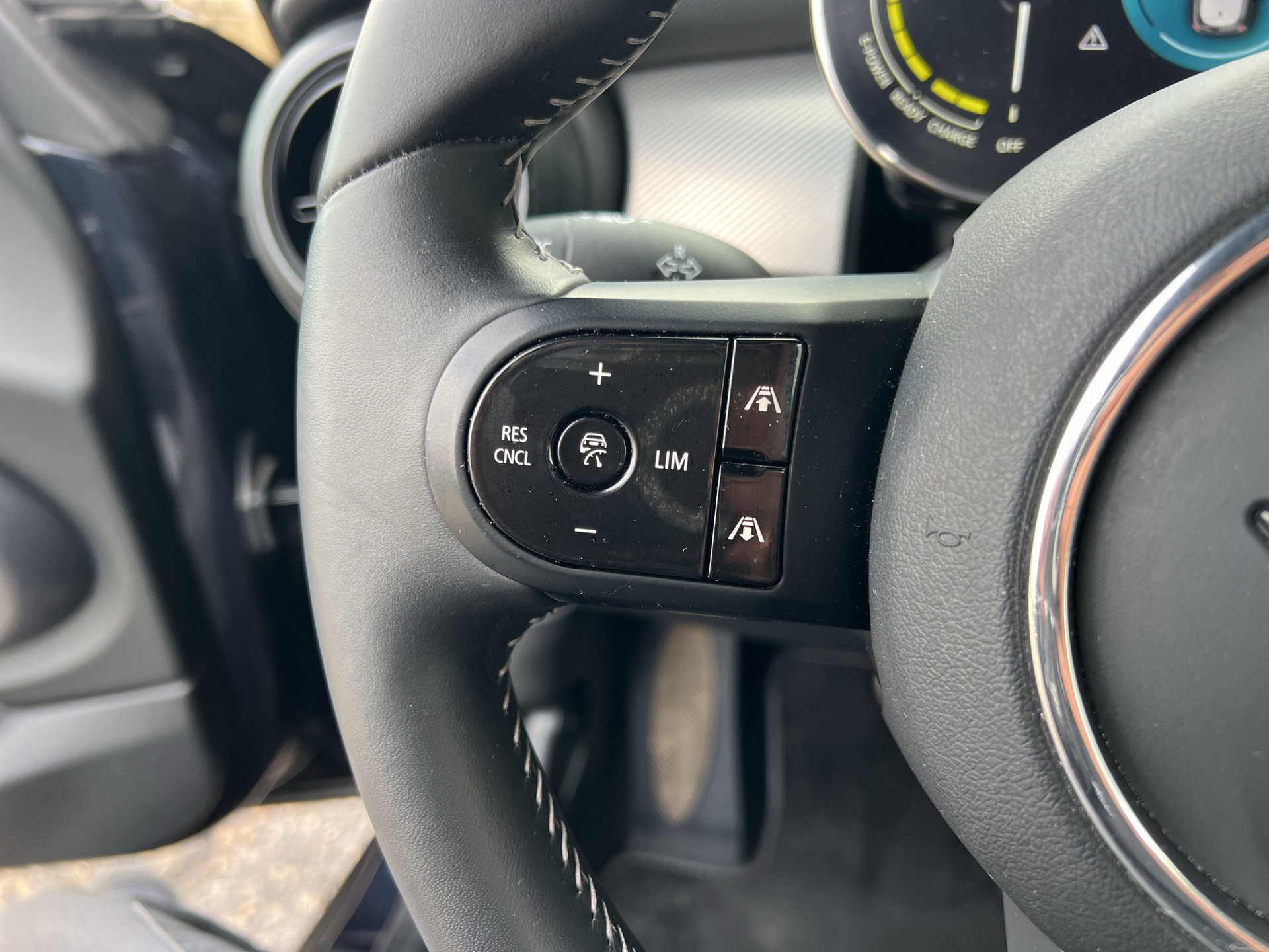 MINI Cooper SE-image-14