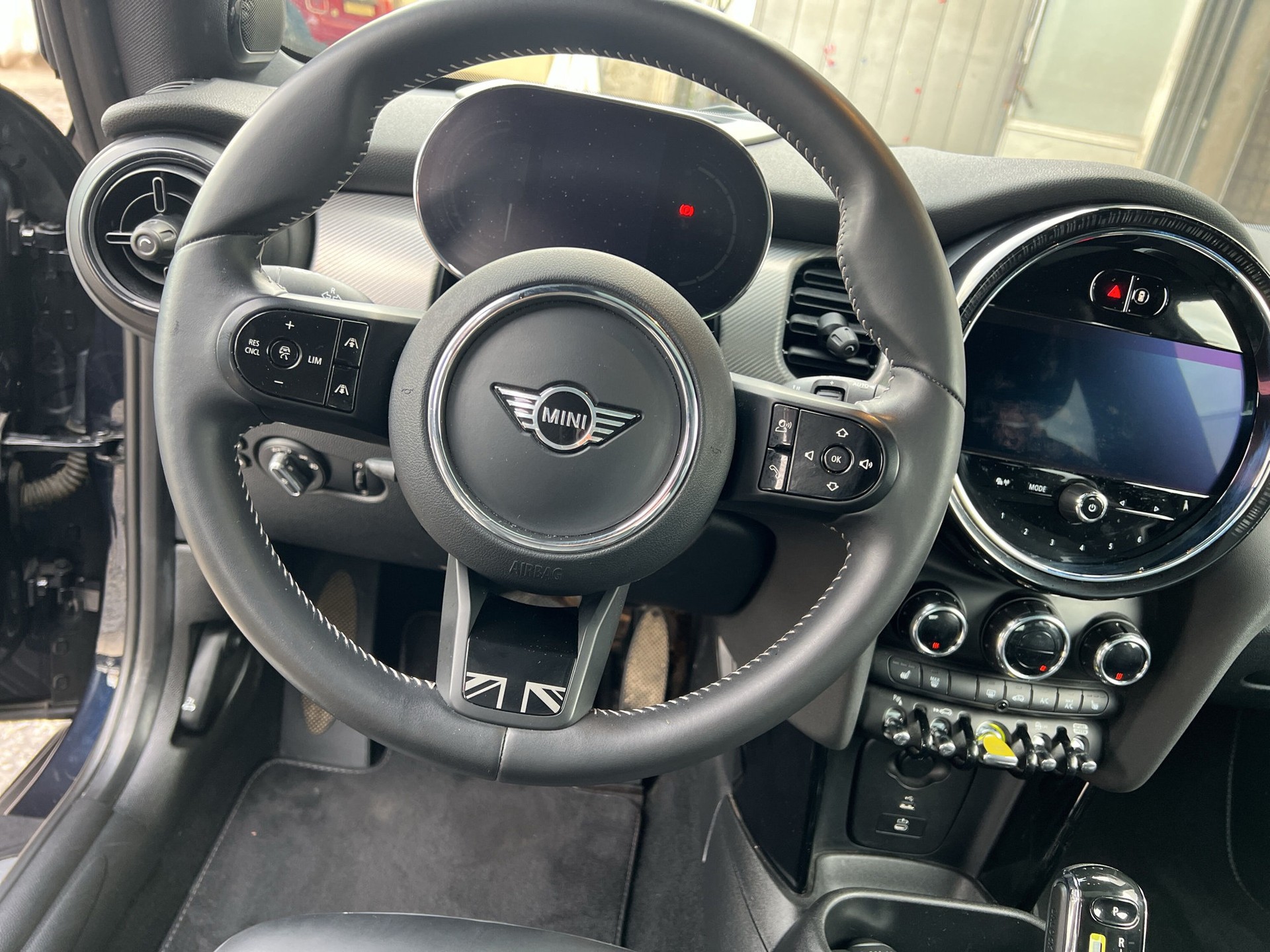 MINI Cooper SE-image-11
