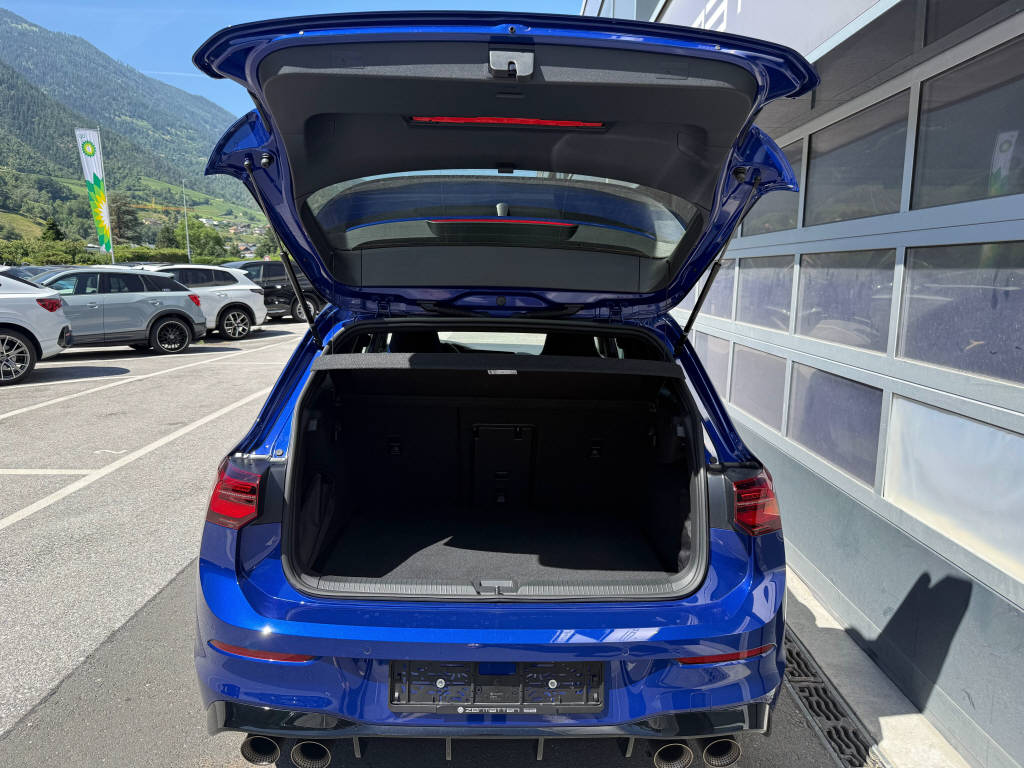 VW Golf VIII 2.0 TSI R Performance DSG 4motion 20Y-image-5