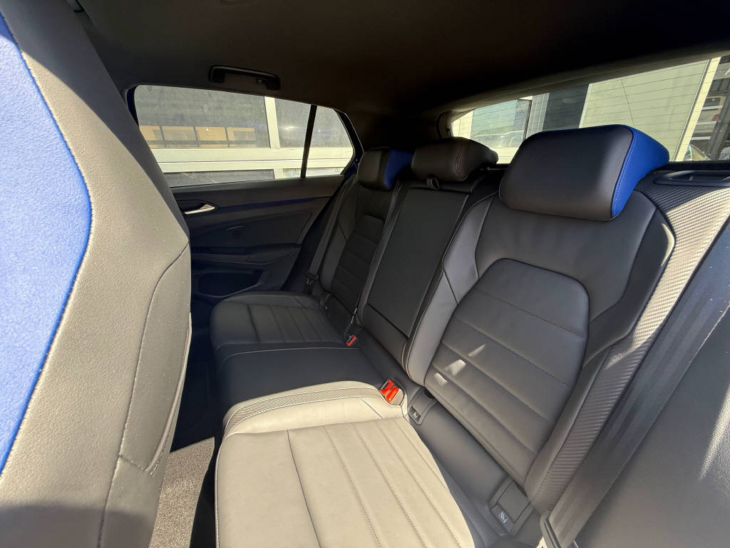 VW Golf VIII 2.0 TSI R Performance DSG 4motion 20Y-image-10