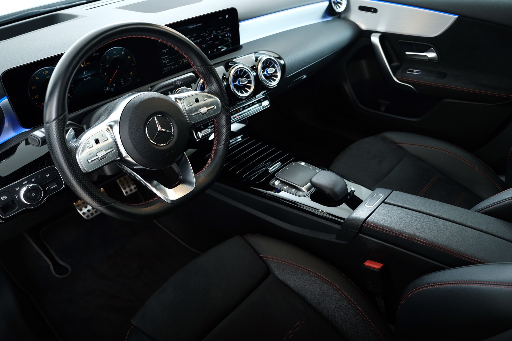 MERCEDES-BENZ A 250 4Matic AMG Line 4Matic 7G-DCT-image-8