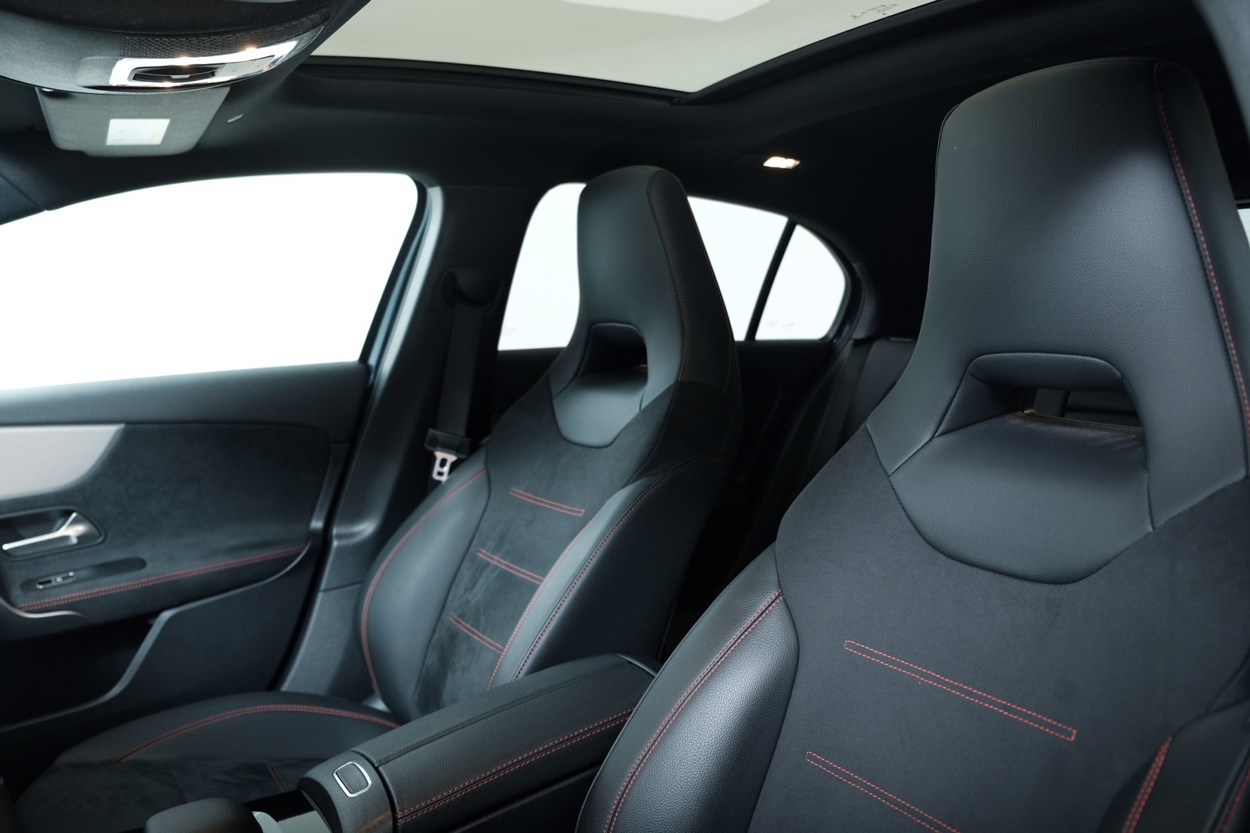 MERCEDES-BENZ A 250 4Matic AMG Line 4Matic 7G-DCT-image-10