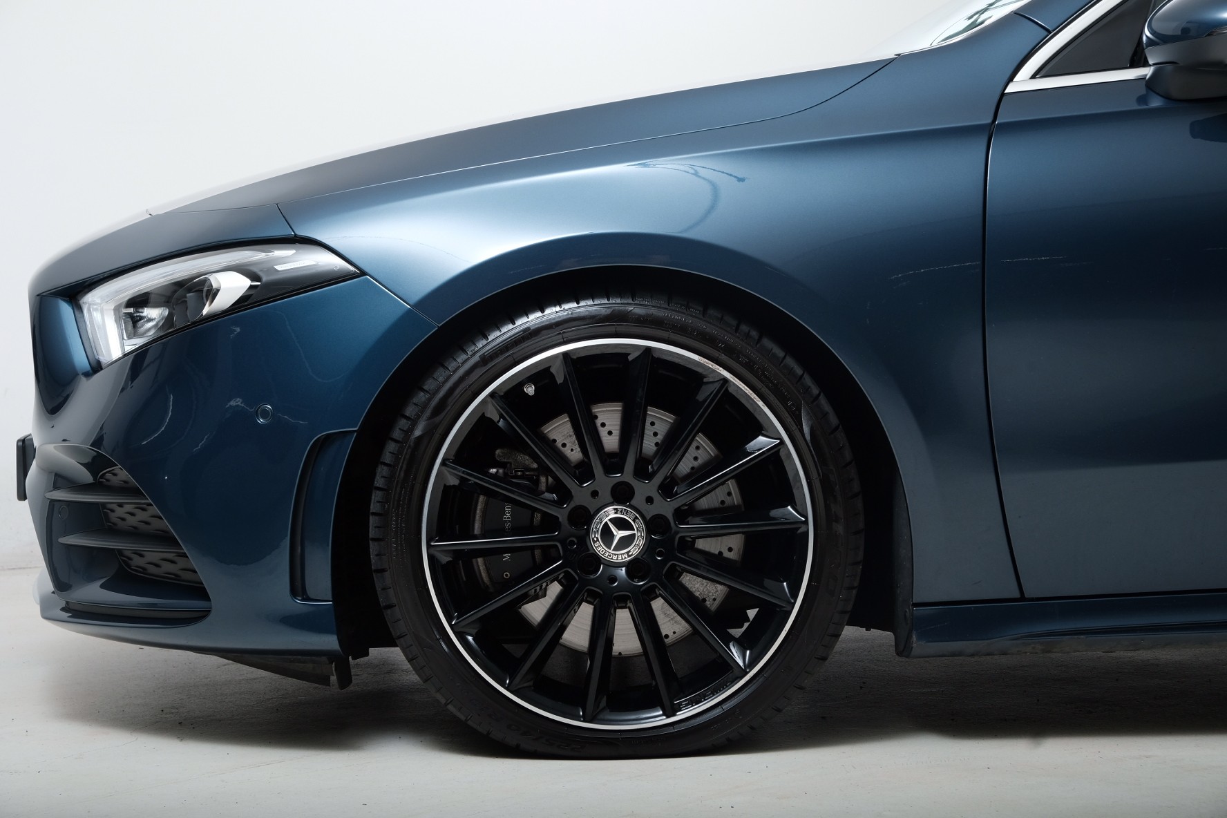 MERCEDES-BENZ A 250 4Matic AMG Line 4Matic 7G-DCT-image-2