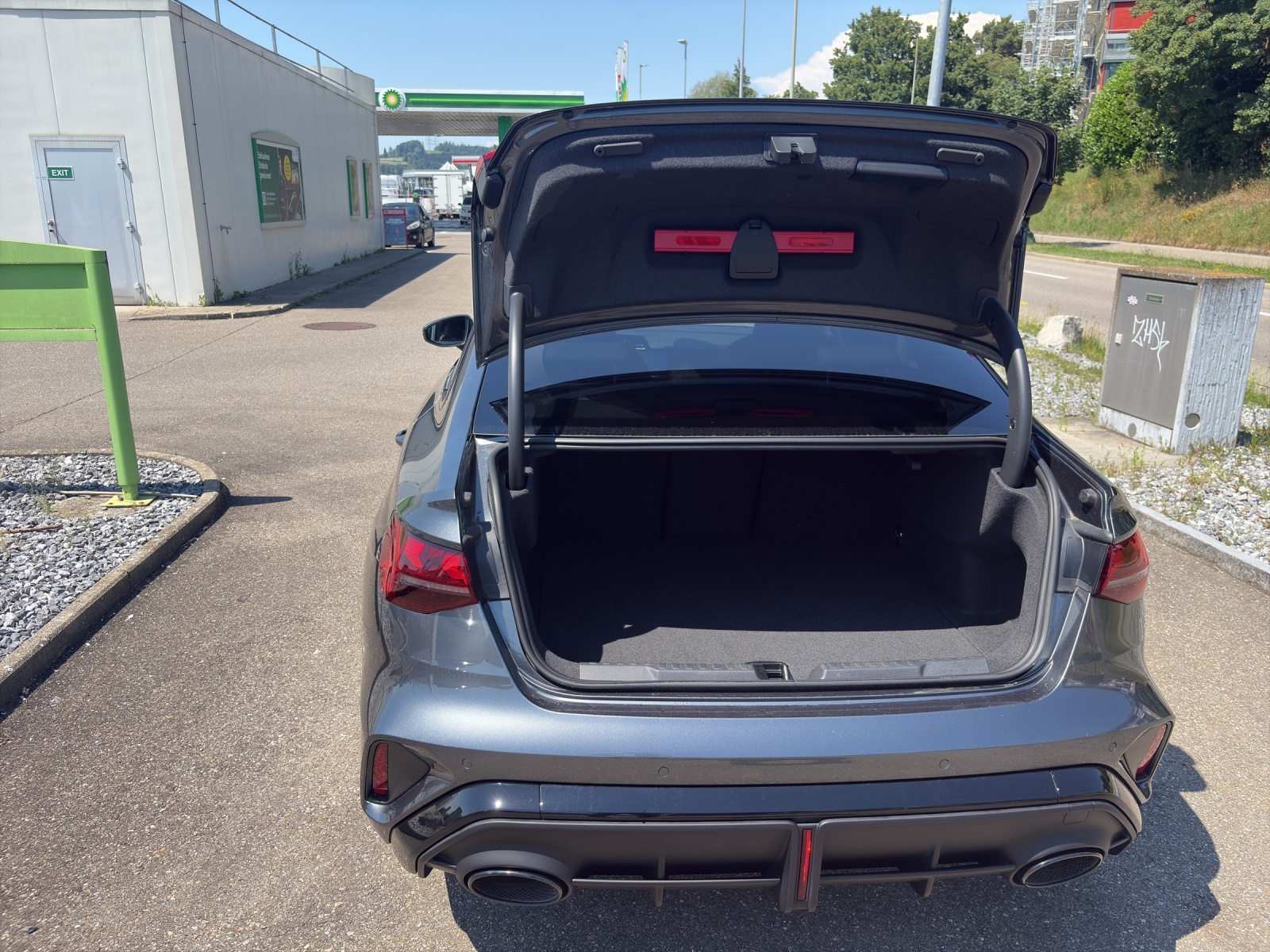 AUDI RS3 Limousine 2.5 TFSI quattro S-Tronic-image-17