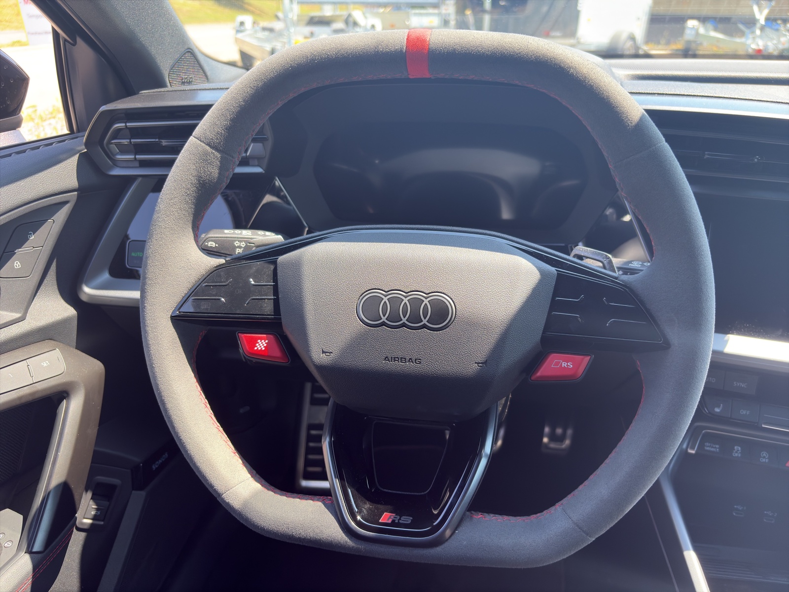 AUDI RS3 Limousine 2.5 TFSI quattro S-Tronic-image-11