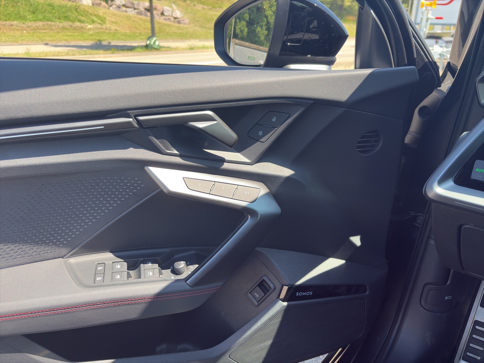 AUDI RS3 Limousine 2.5 TFSI quattro S-Tronic-image-5