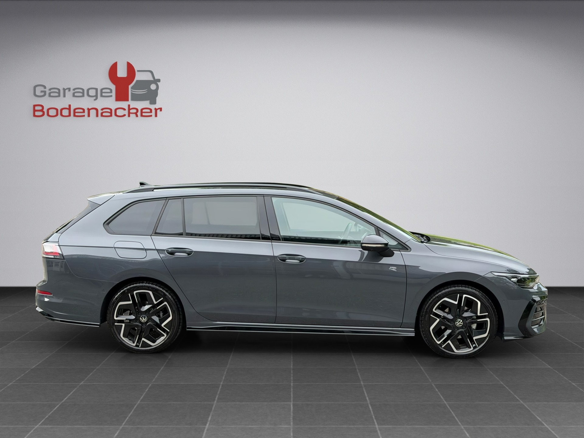VW Golf Variant 1.5 eTSI mHEV R-Line-image-6