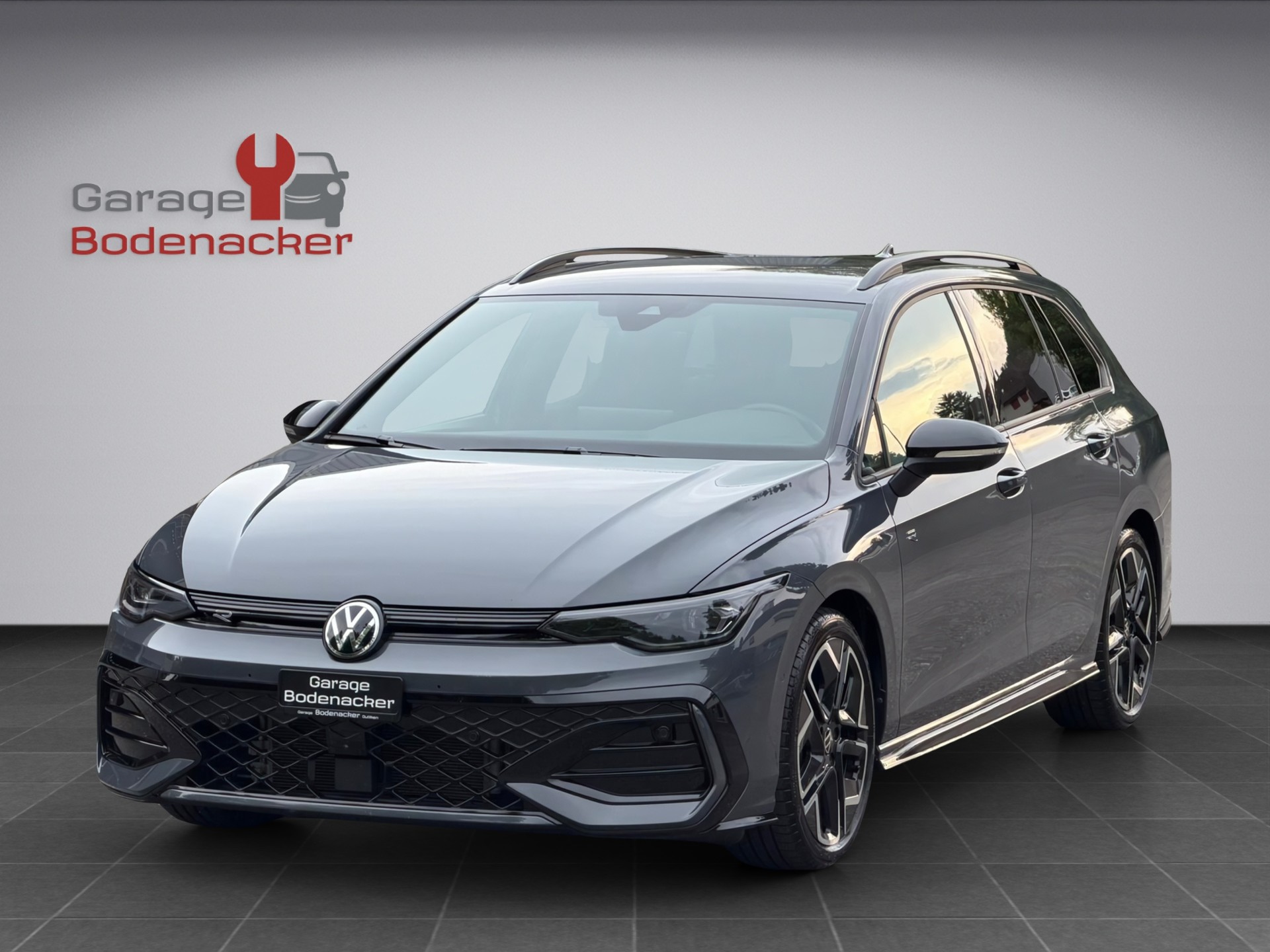 VW Golf Variant 1.5 eTSI mHEV R-Line-image-2
