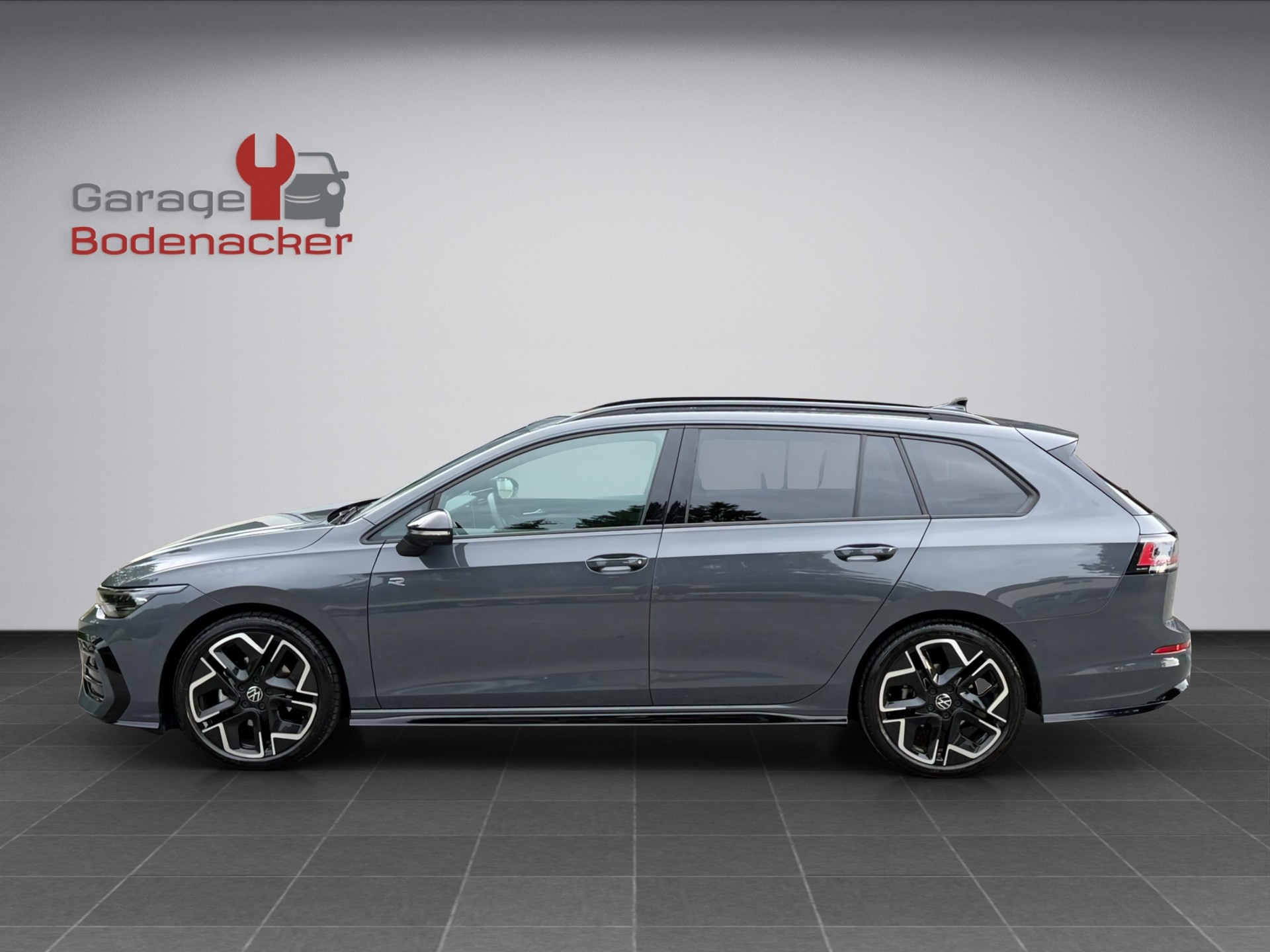 VW Golf Variant 1.5 eTSI mHEV R-Line-image-3