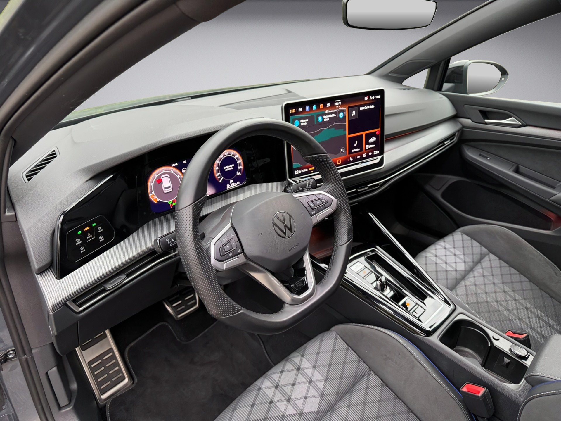 VW Golf Variant 1.5 eTSI mHEV R-Line-image-9