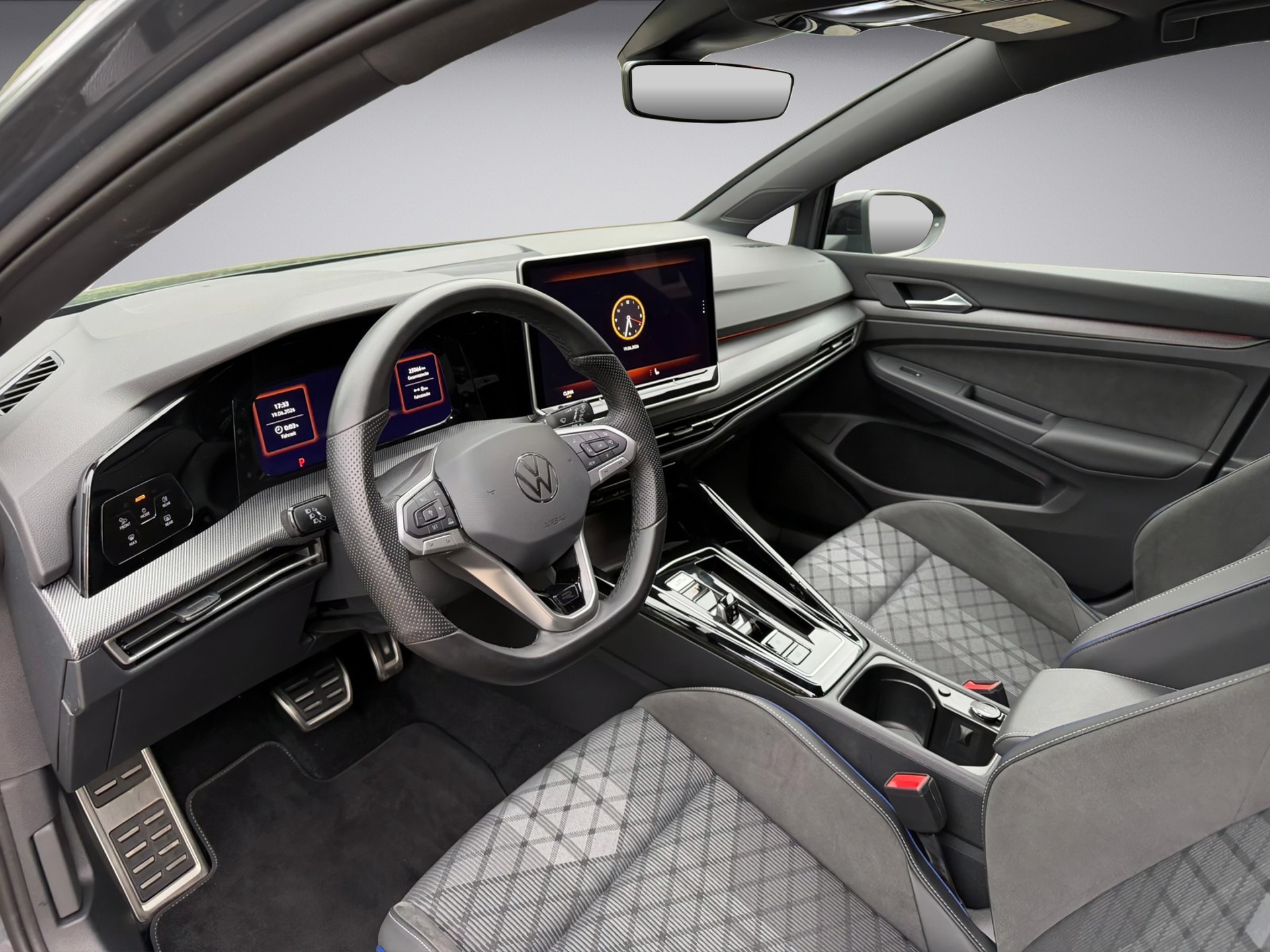 VW Golf Variant 1.5 eTSI mHEV R-Line-image-10