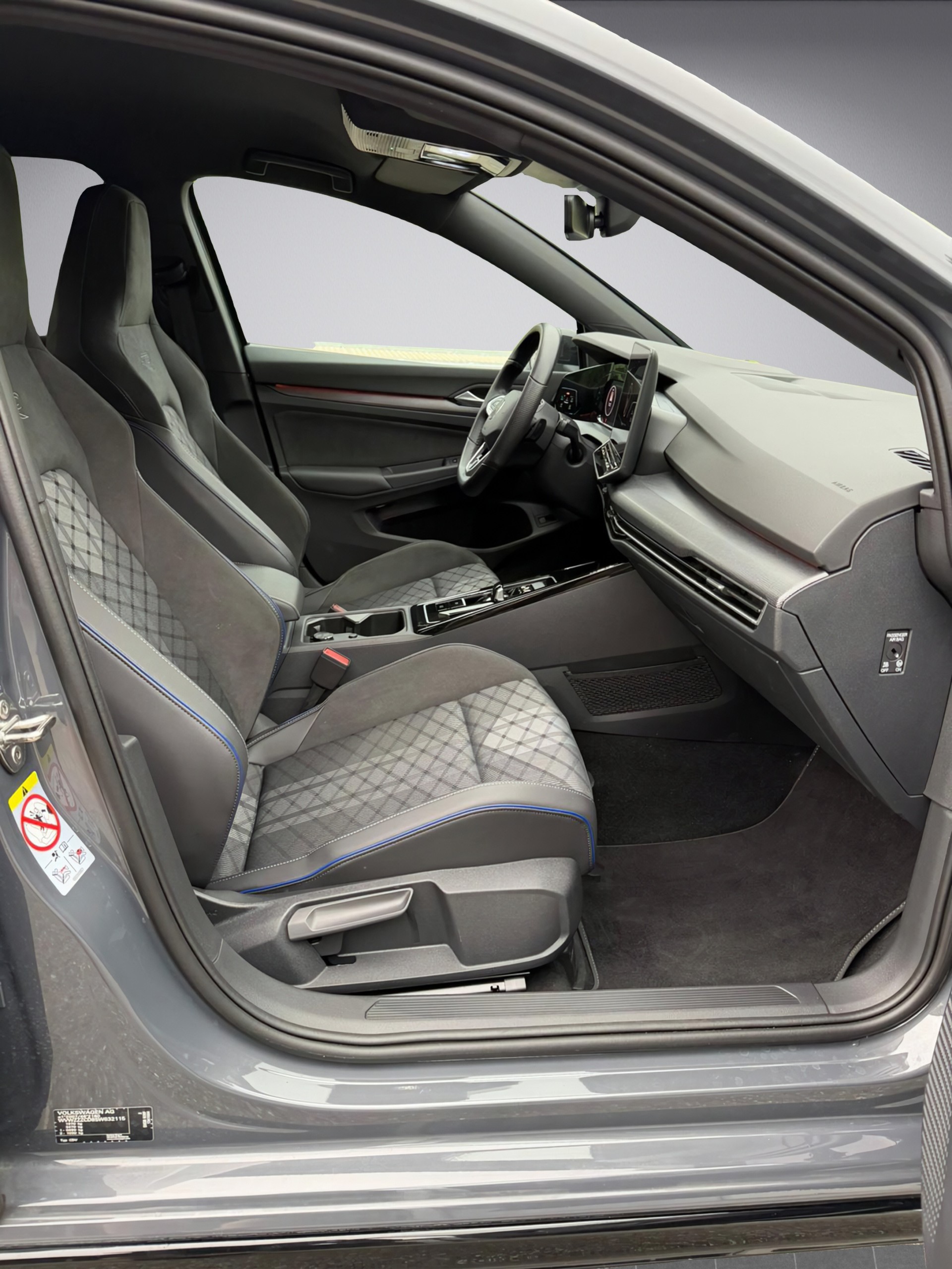 VW Golf Variant 1.5 eTSI mHEV R-Line-image-14