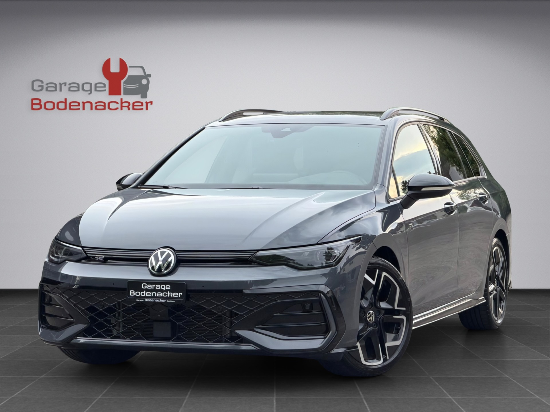VW Golf Variant 1.5 eTSI mHEV R-Line-image-1