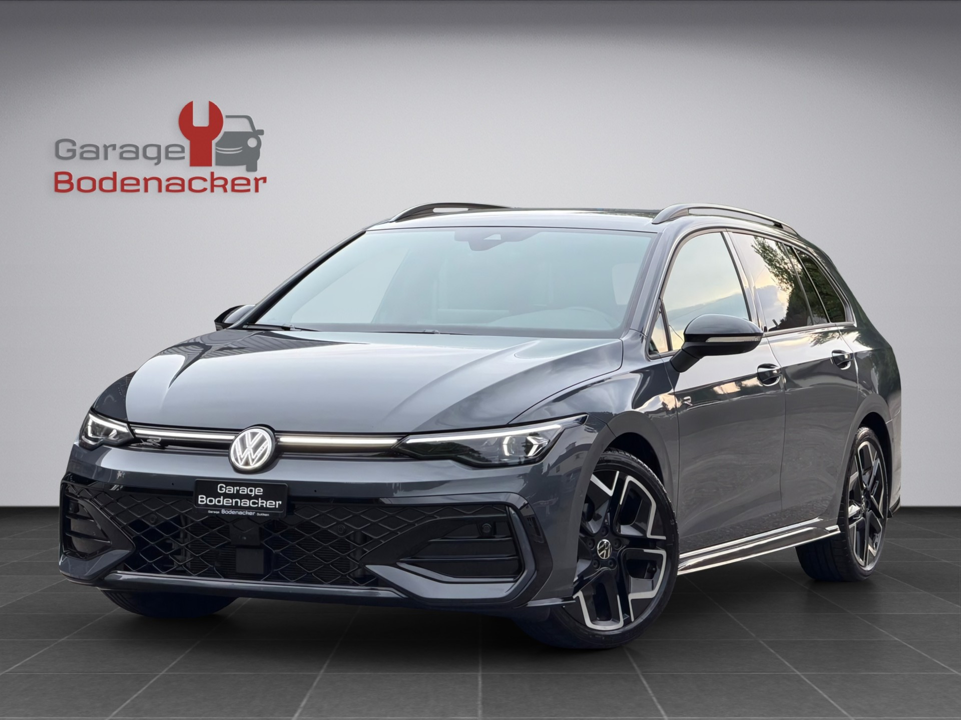 VW Golf Variant 1.5 eTSI mHEV R-Line-image-0