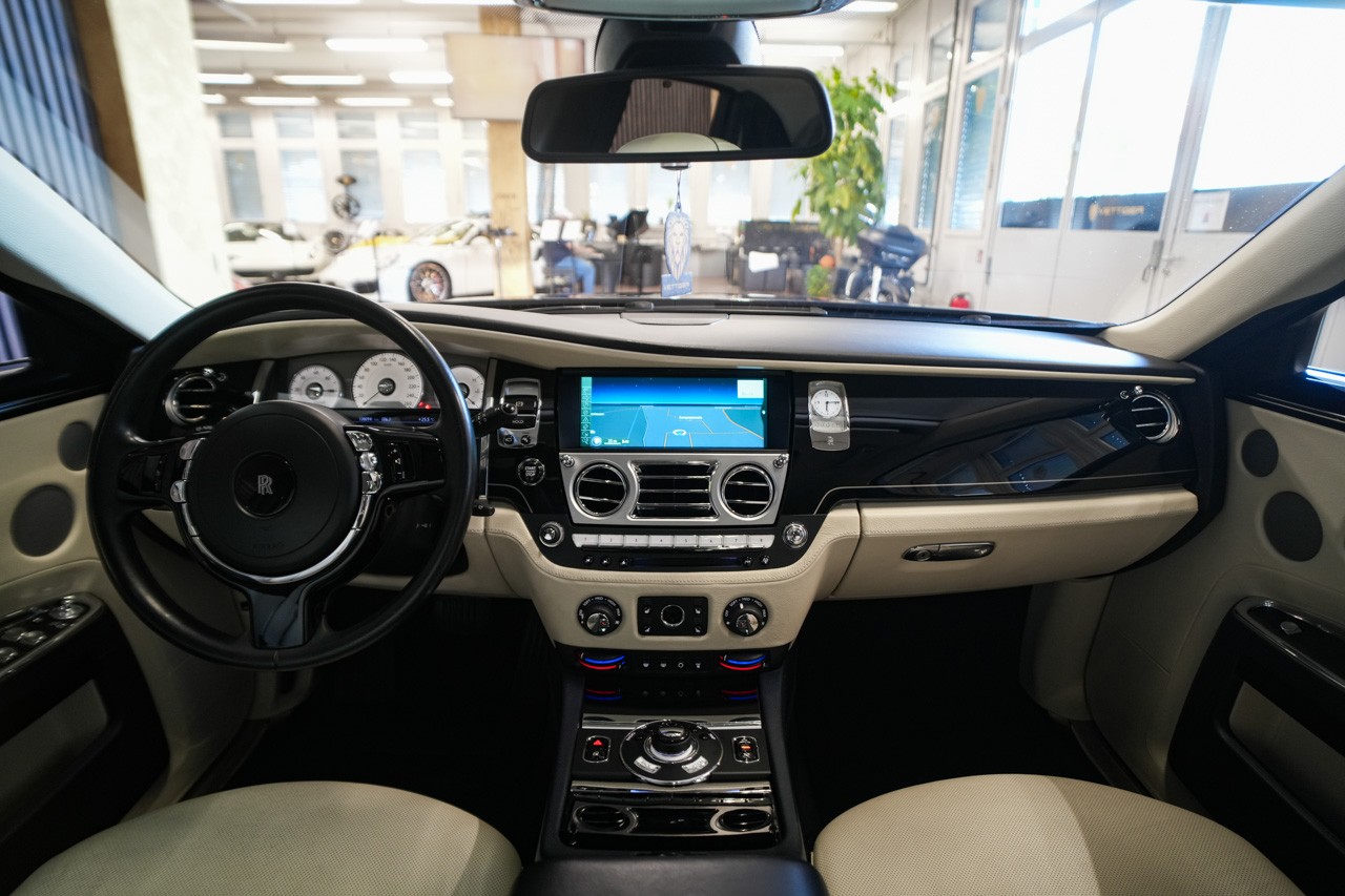 ROLLS-ROYCE Ghost 6.6 V12 EWB-image-10