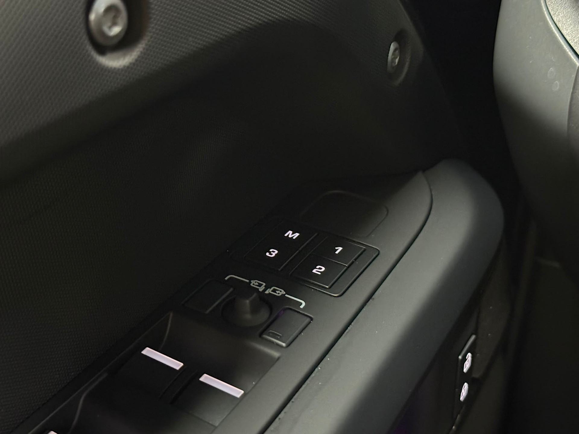 LAND ROVER Defender 110 3.0 D I6 350 X-Dynamic SE AWD AT8-image-26