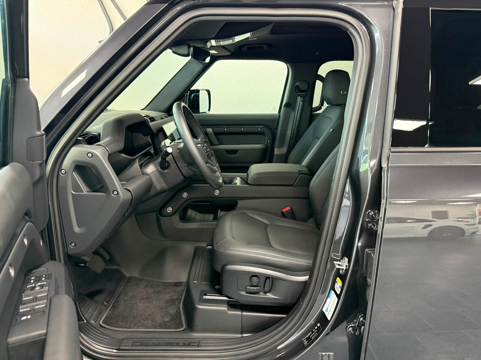 LAND ROVER Defender 110 3.0 D I6 350 X-Dynamic SE AWD AT8-image-10